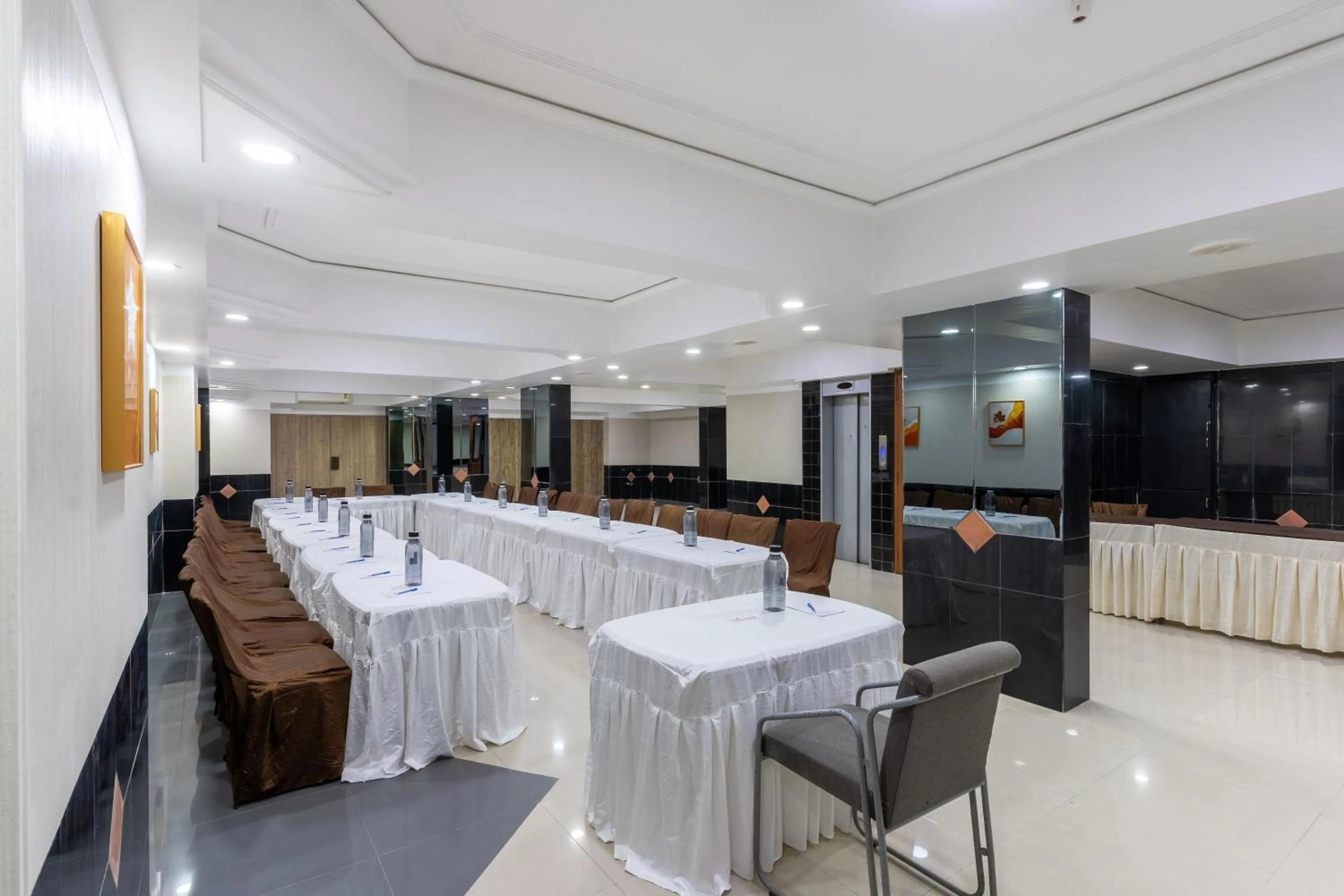 Seating area in Hotel Summit