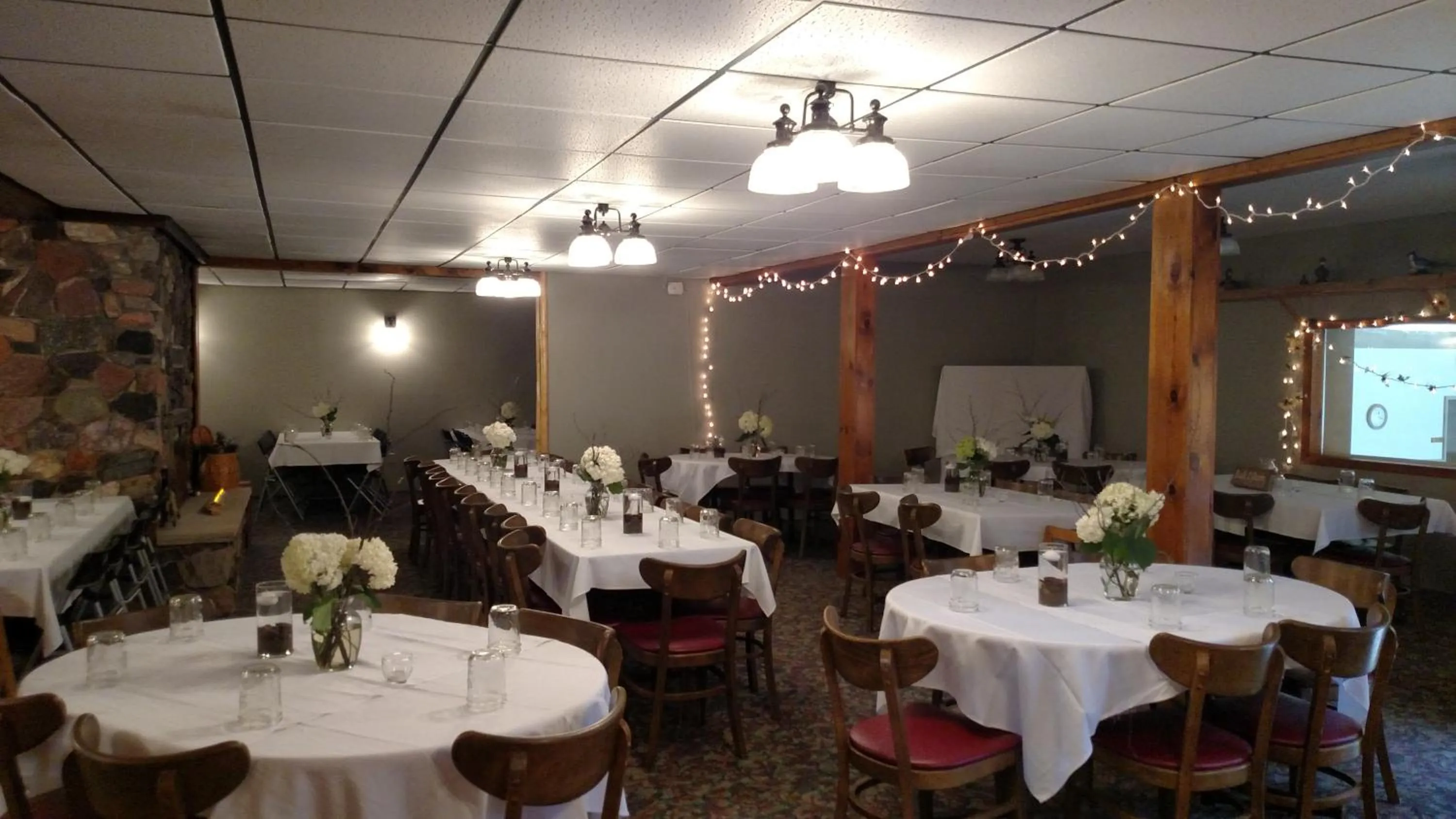 Communal lounge/ TV room in North Ironwood Acres - Black River Lodge