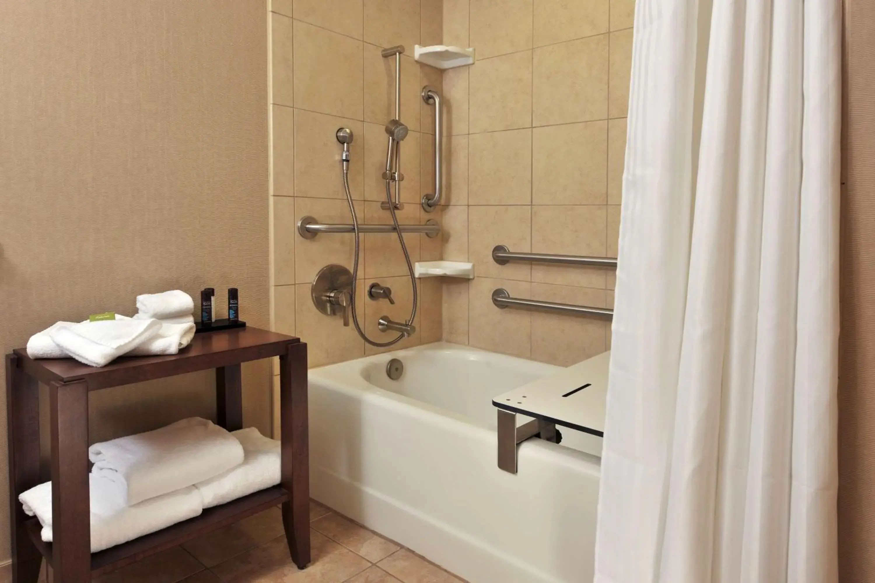 Suite with Two Double Beds - Mobility and Hearing Access/Non-Smoking in Embassy Suites Des Moines Downtown Suite with Two Double Beds - Mobility and Hearing Access/Non-Smoking in Embassy Suites Des Moines Downtown