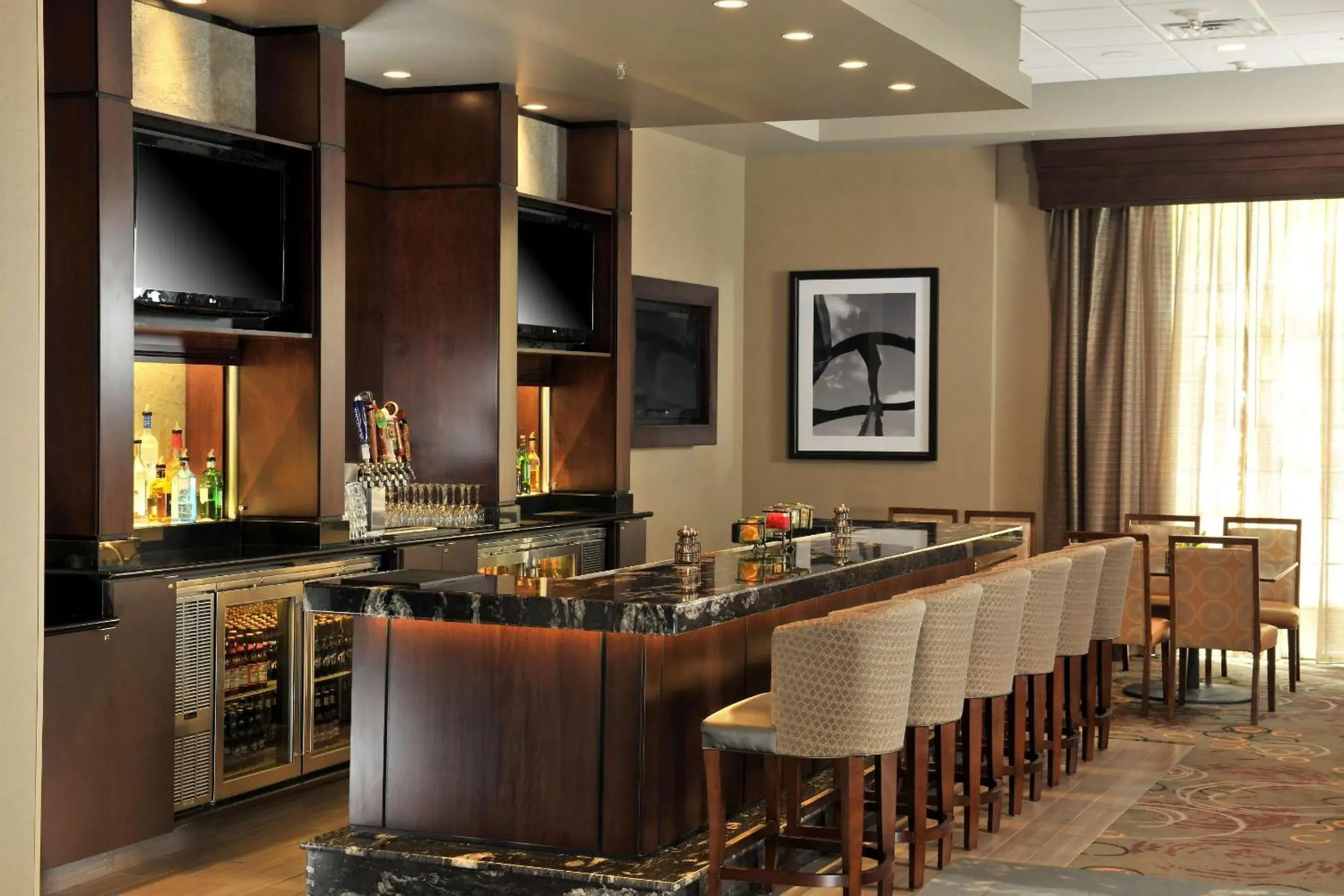 Restaurant/places to eat in Embassy Suites Des Moines Downtown Restaurant/places to eat in Embassy Suites Des Moines Downtown