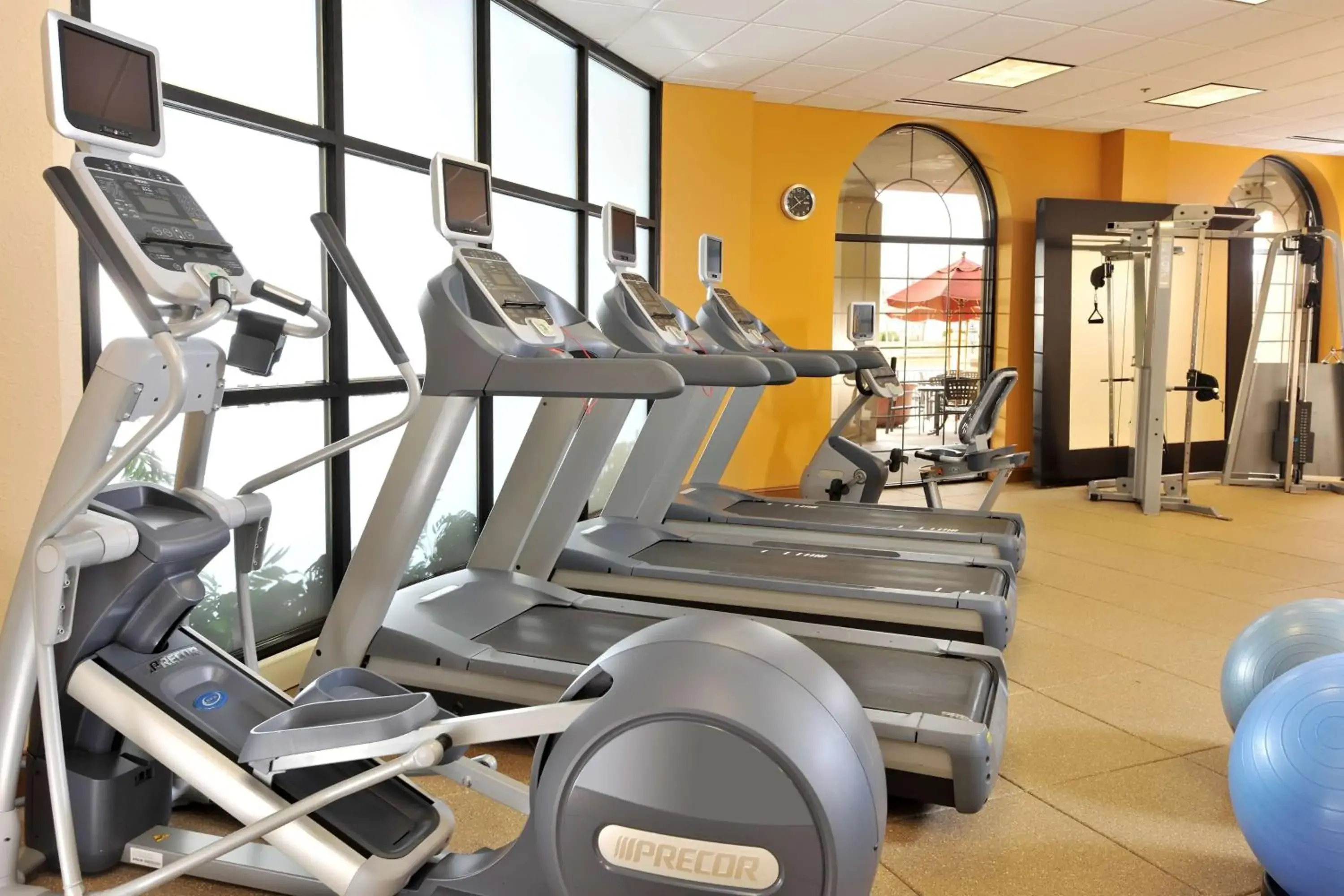 Fitness centre/facilities in Embassy Suites Des Moines Downtown Fitness centre/facilities in Embassy Suites Des Moines Downtown