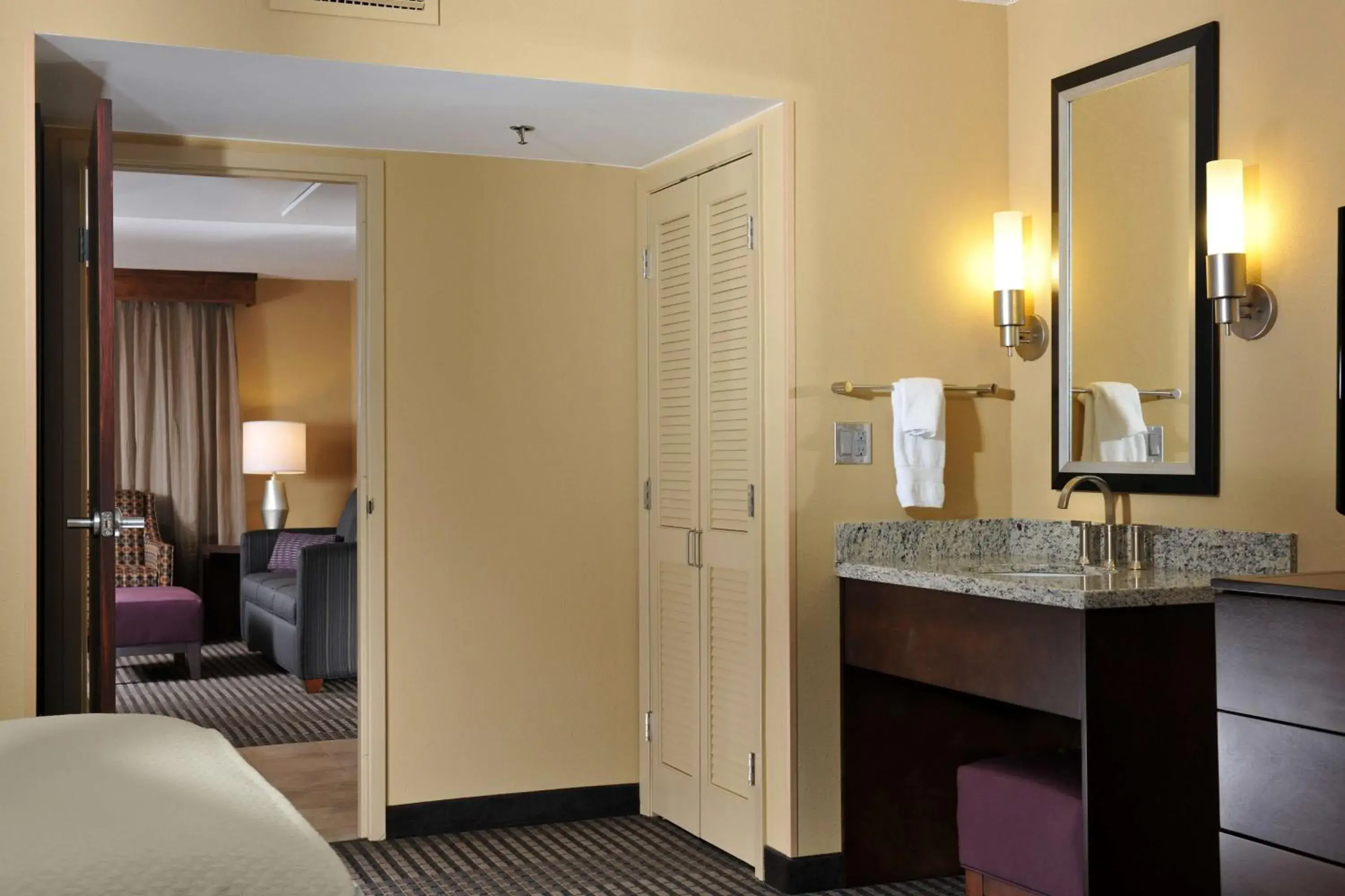 Two-Bedroom Suite with One King And Two Double Beds - Non-Smoking in Embassy Suites Des Moines Downtown Two-Bedroom Suite with One King And Two Double Beds - Non-Smoking in Embassy Suites Des Moines Downtown