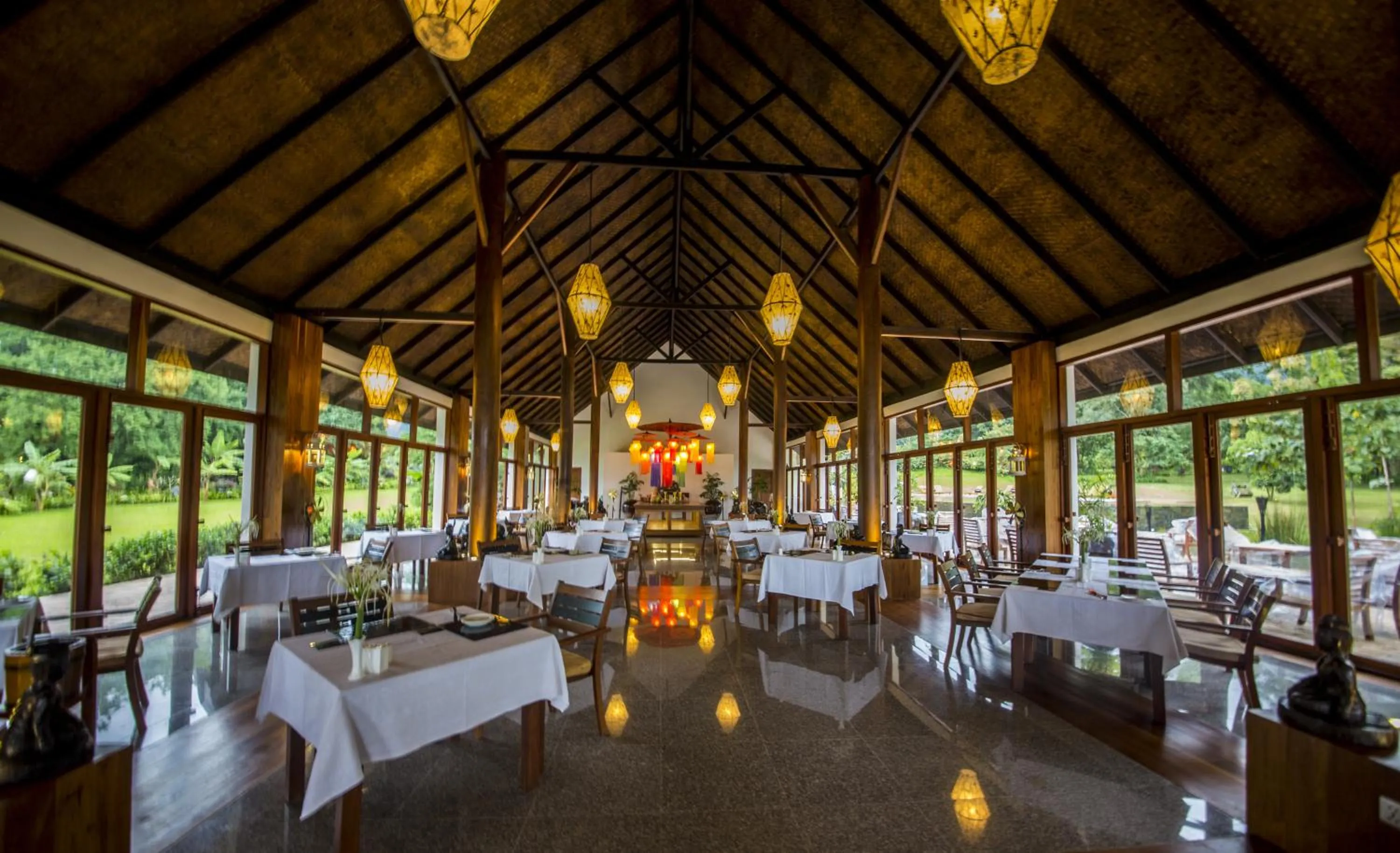 Restaurant/places to eat in Villa Inle Boutique Resort