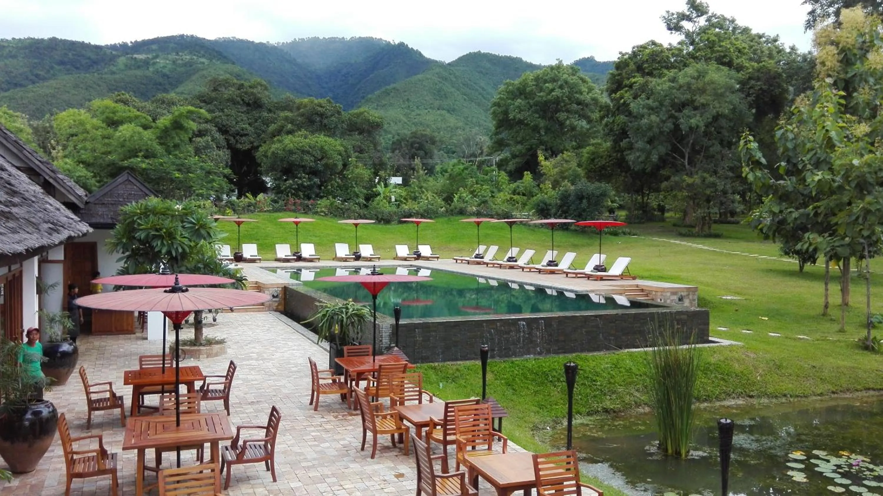 Swimming pool in Villa Inle Boutique Resort