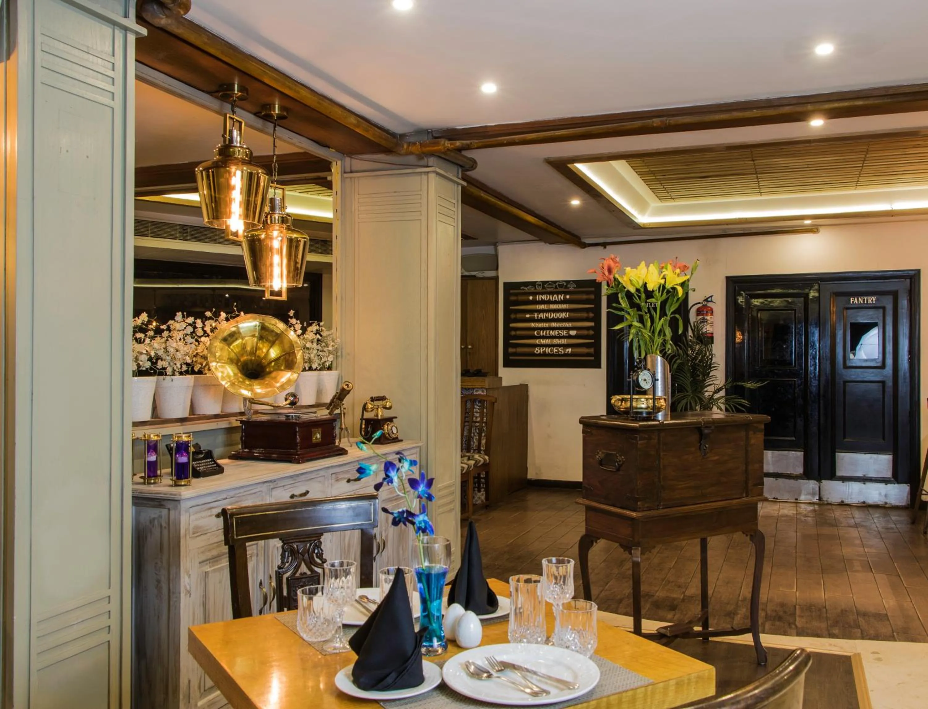 Restaurant/places to eat in Hotel Park Residency