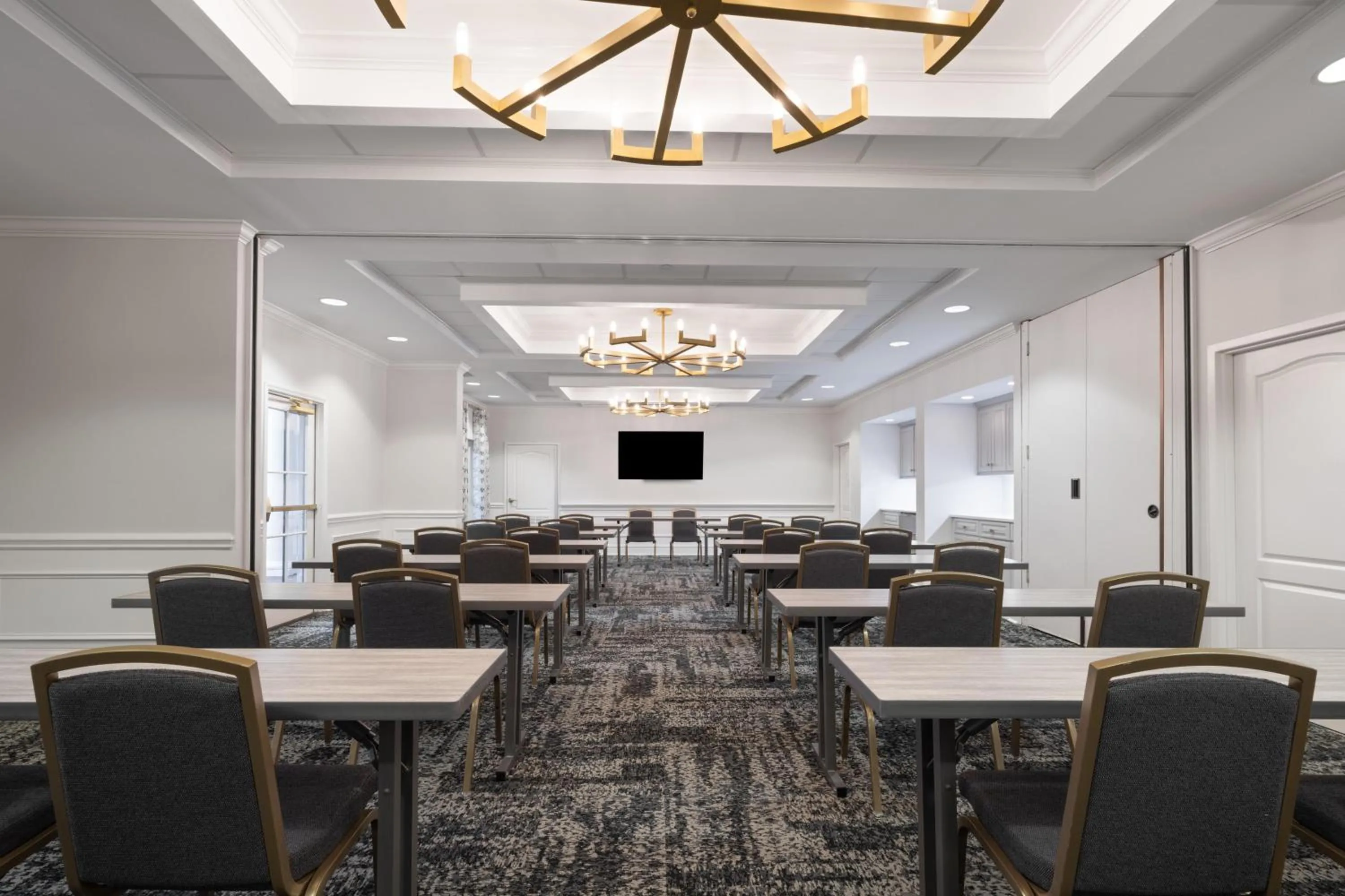 Meeting/conference room in Hampton Inn & Suites South Park at Phillips Place