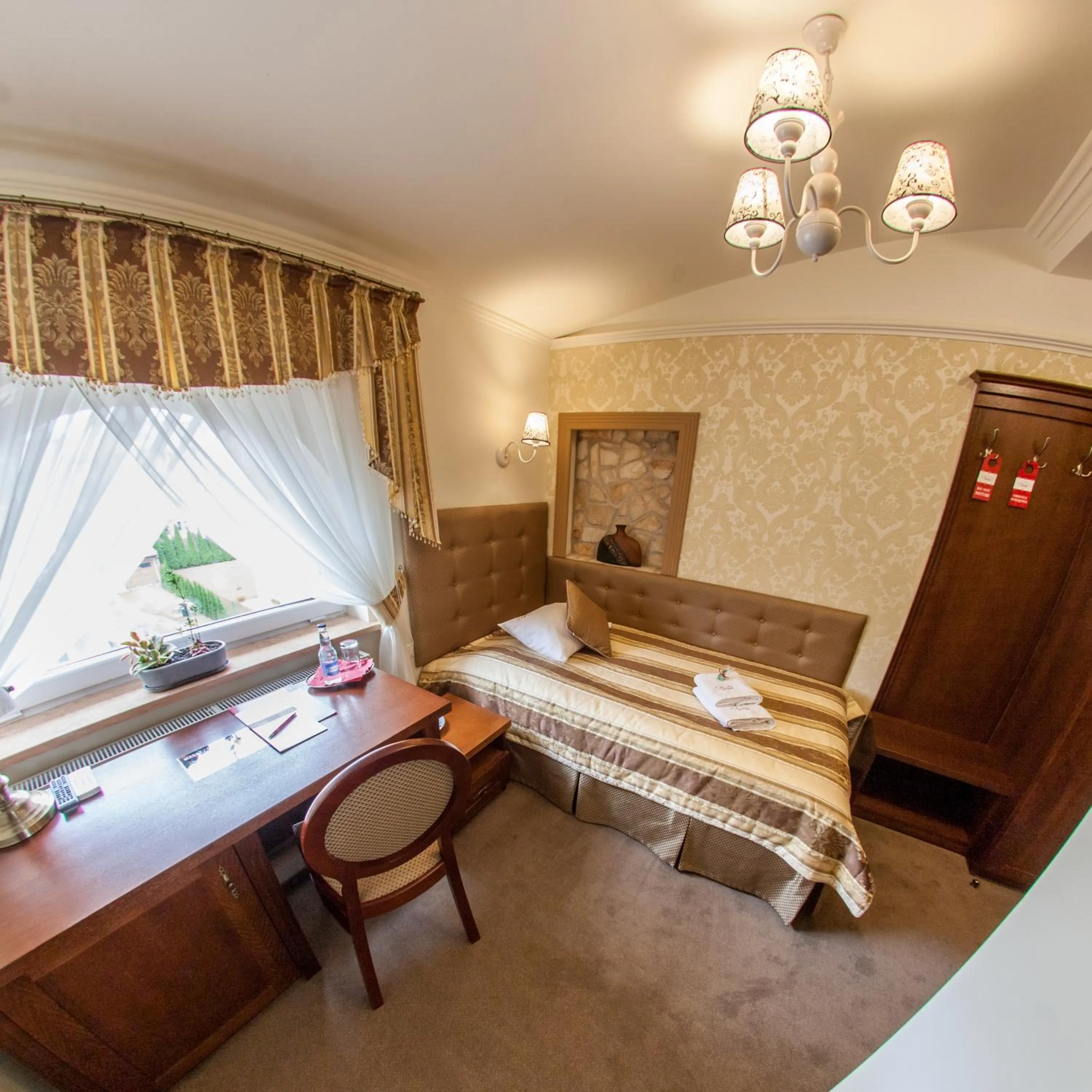 Bedroom, Bed in Hotel Fryderyk