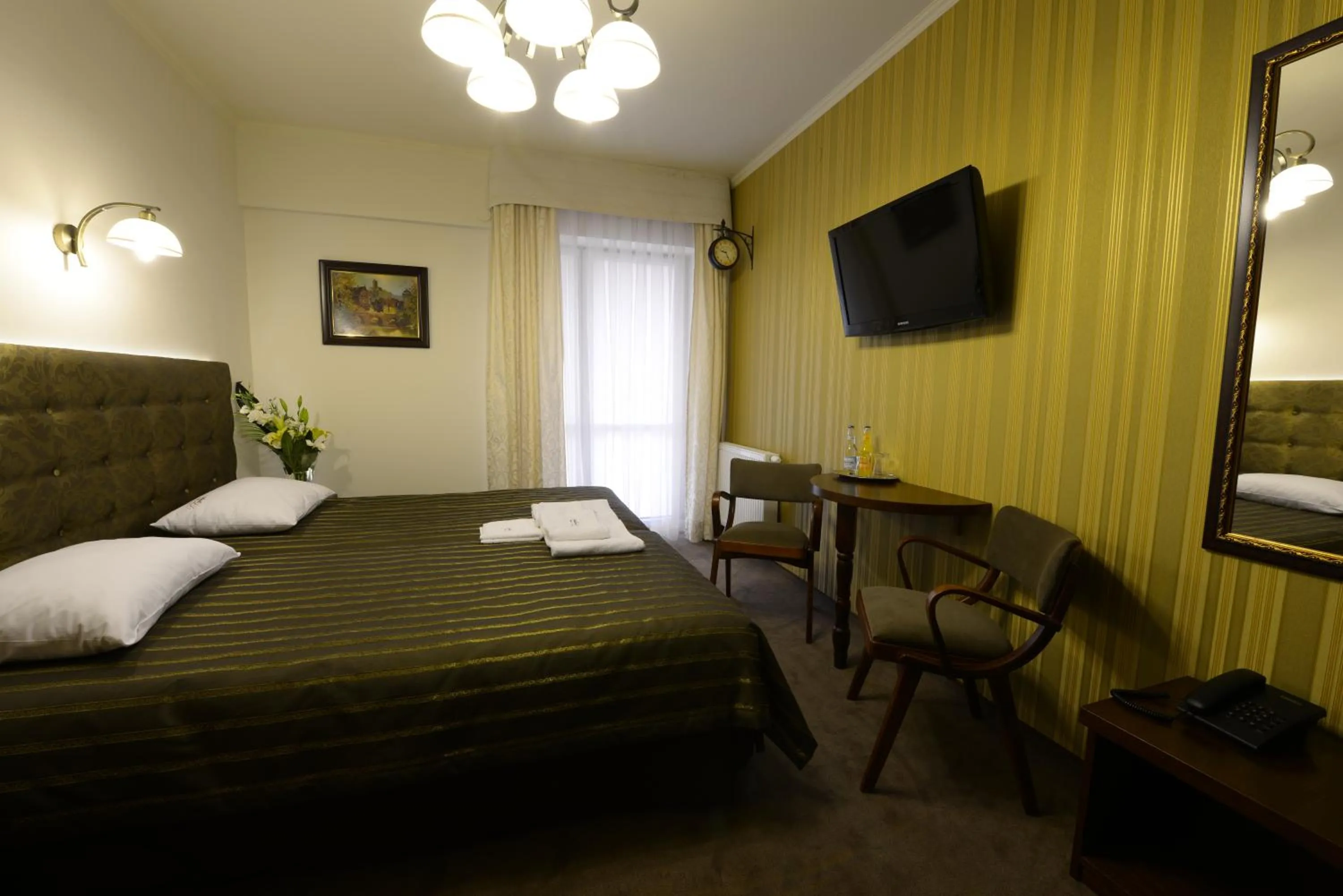 Bedroom, Bed in Hotel Fryderyk