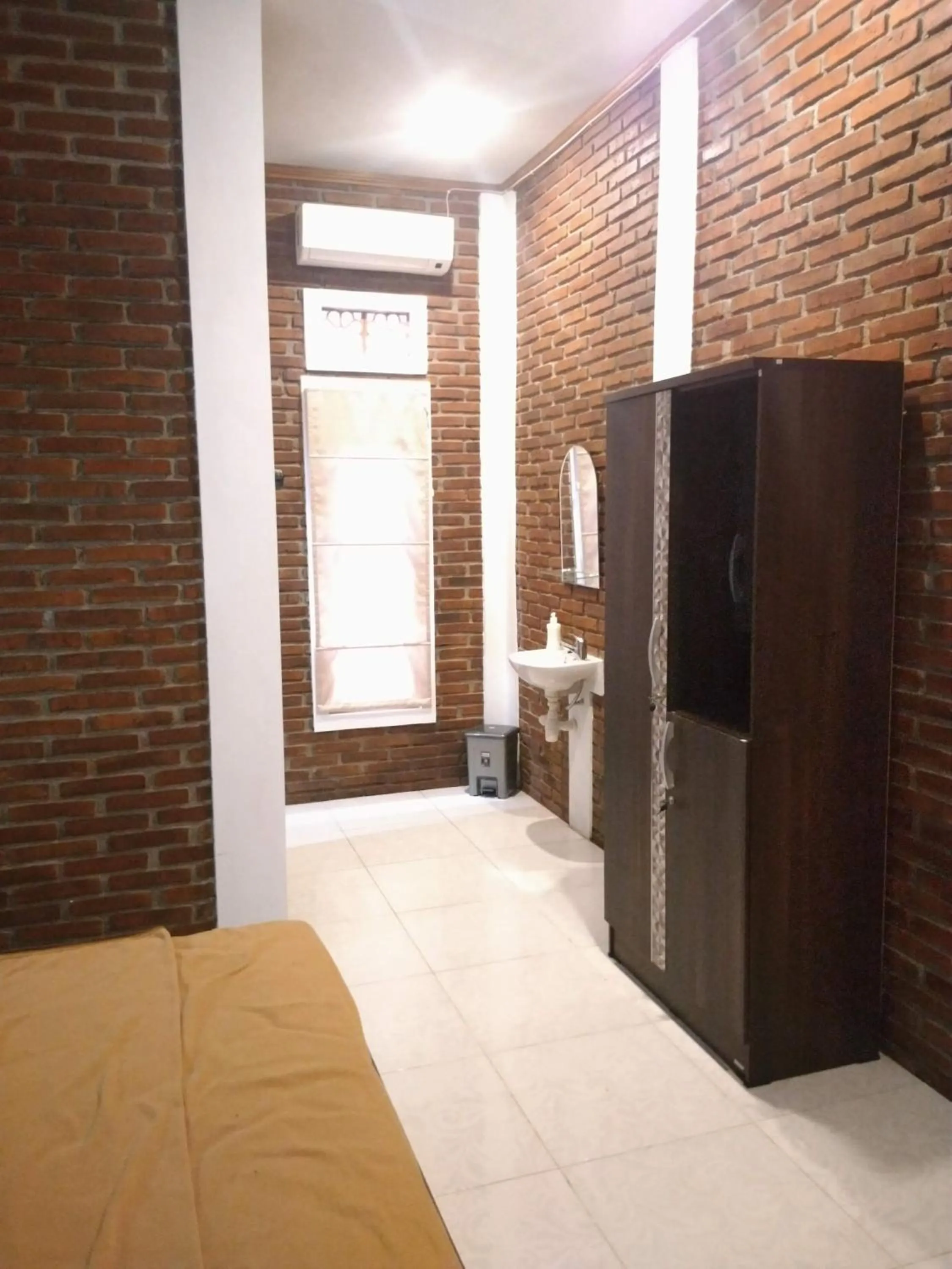 Photo of the whole room, Bed in Genthong Homestay