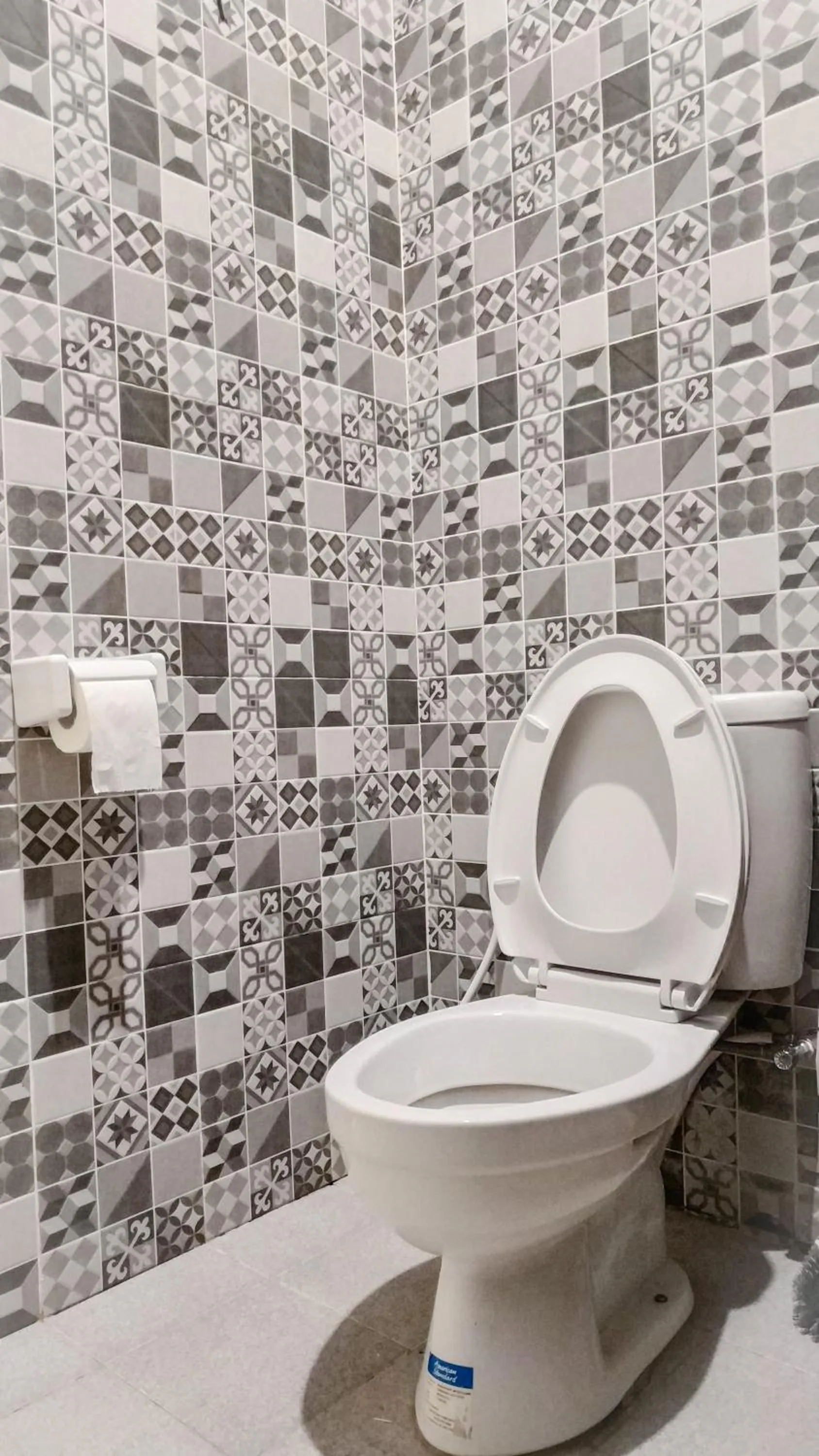 Toilet in Genthong Homestay