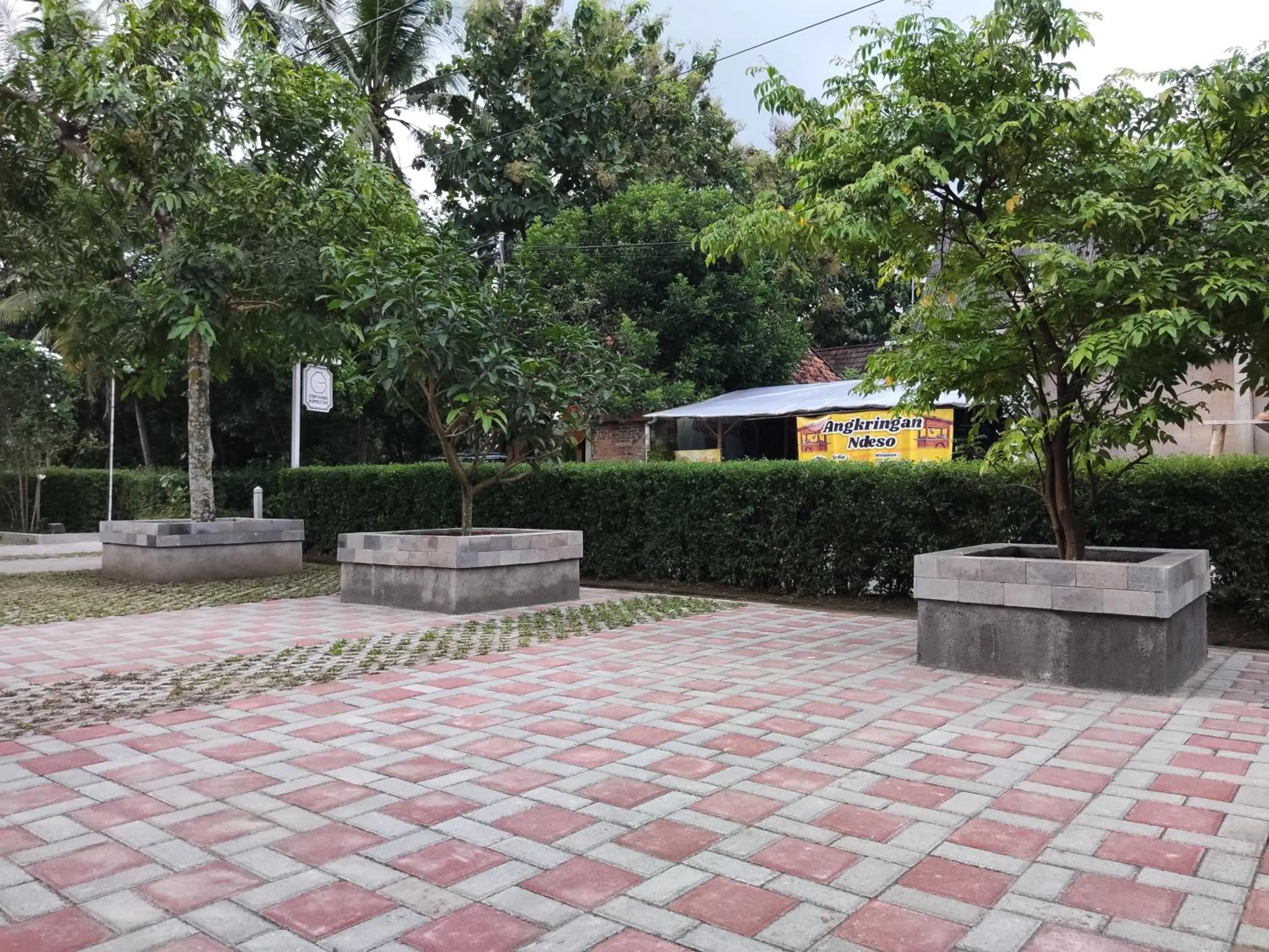 Garden view in Genthong Homestay