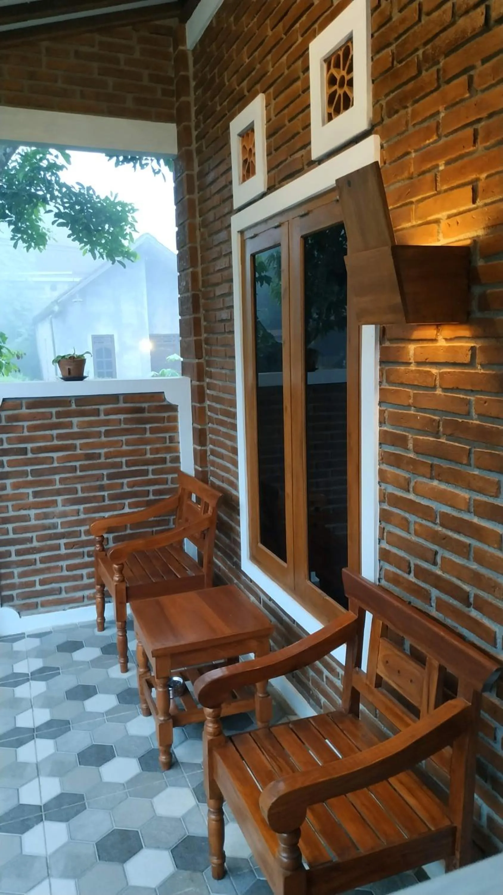 Balcony/Terrace in Genthong Homestay