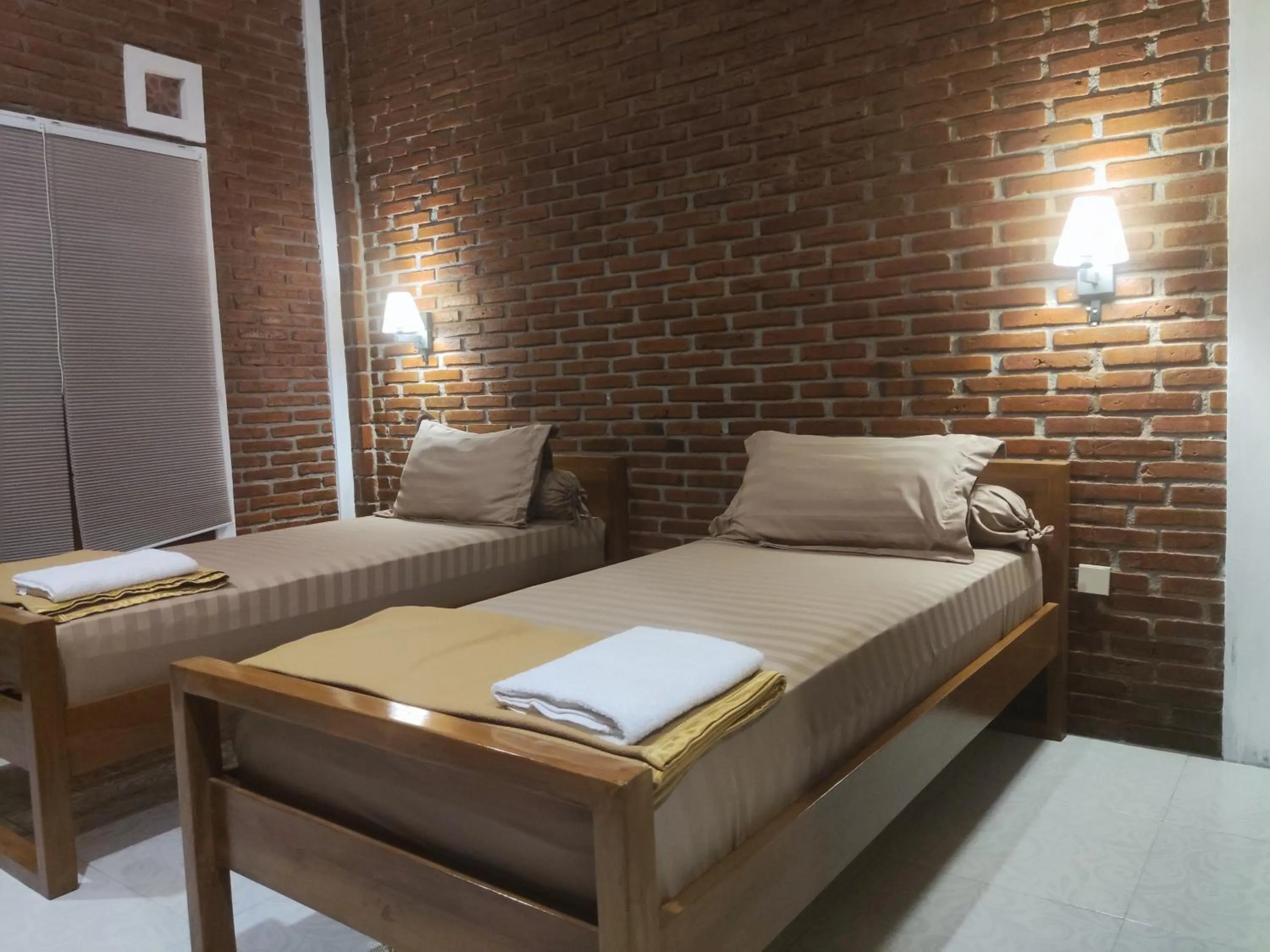 Bedroom, Bed in Genthong Homestay