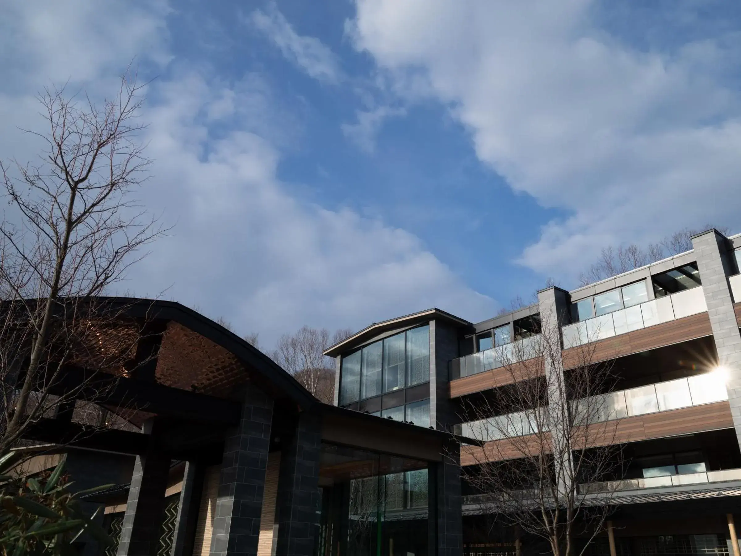 Facade/entrance in Lake Shikotsu Tsuruga Bessou AO no ZA Facade/entrance in Lake Shikotsu Tsuruga Bessou AO no ZA