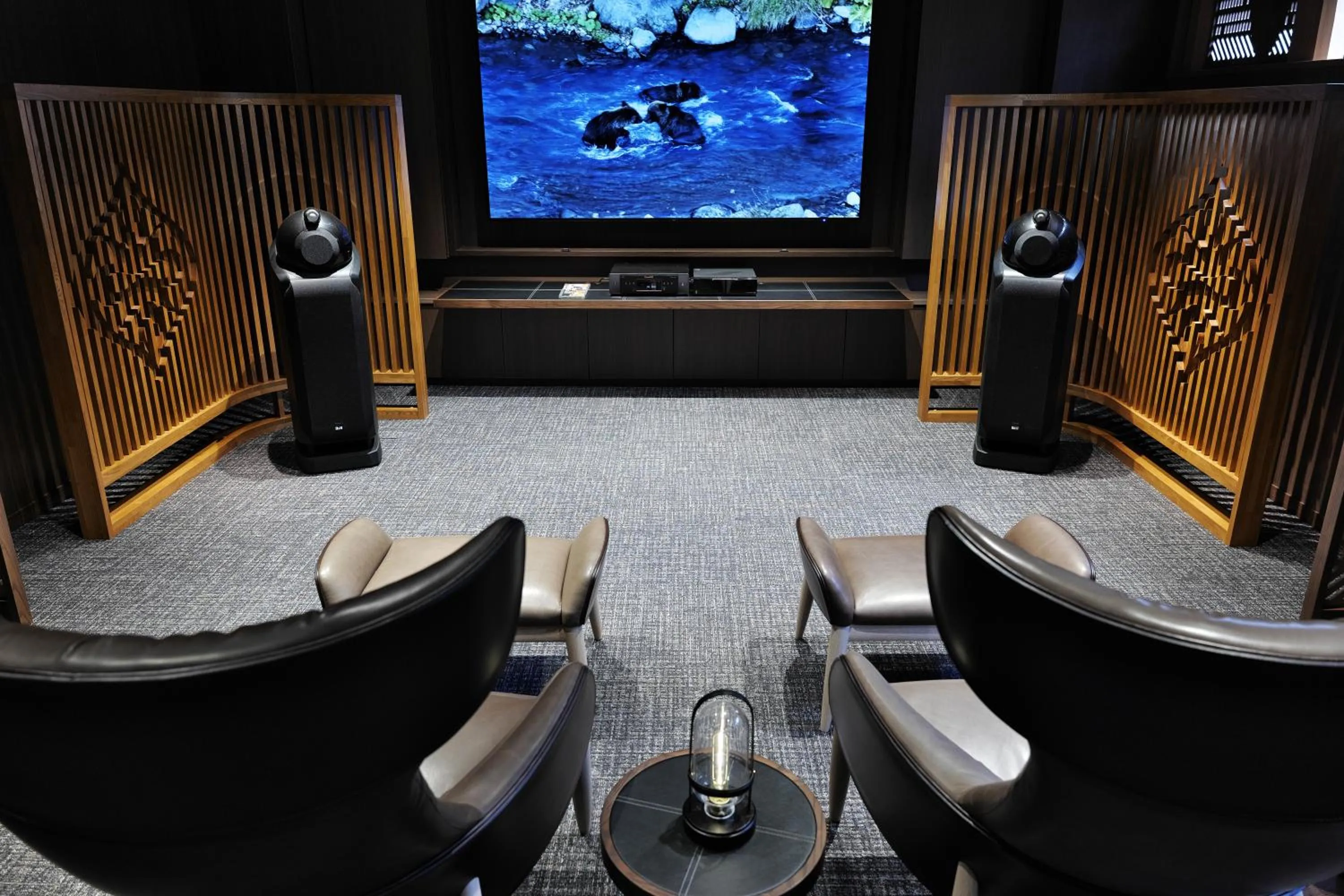 Communal lounge/ TV room in Lake Shikotsu Tsuruga Bessou AO no ZA