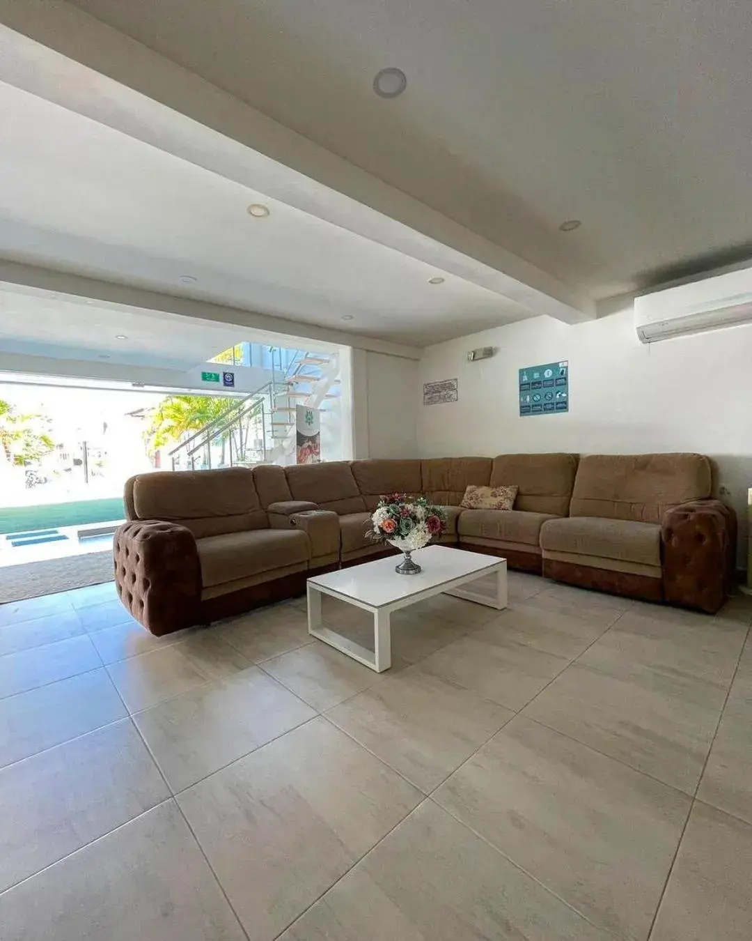 Lobby or reception in HOTEL HABANA REAL Lobby or reception in HOTEL HABANA REAL