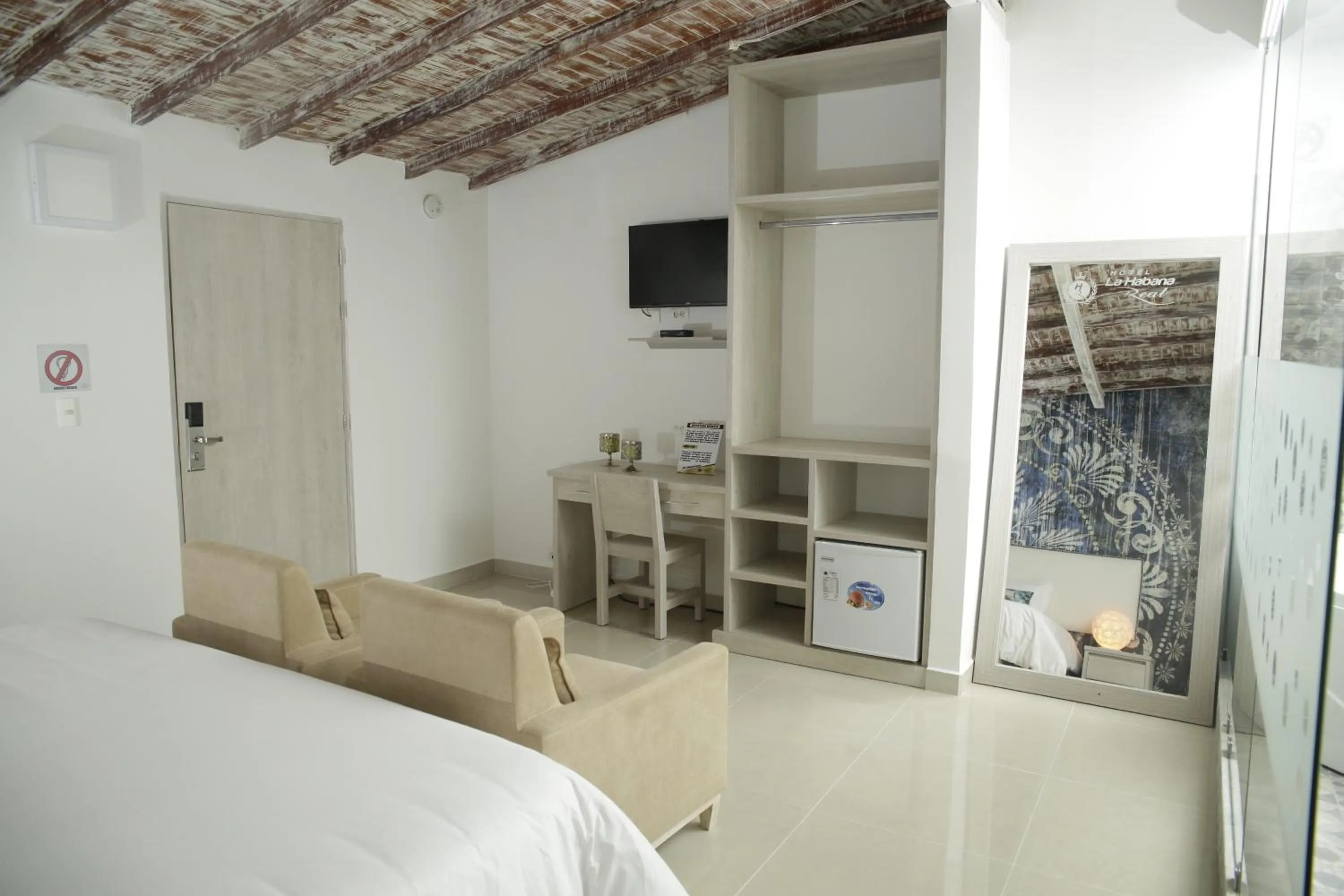 Bed in HOTEL HABANA REAL