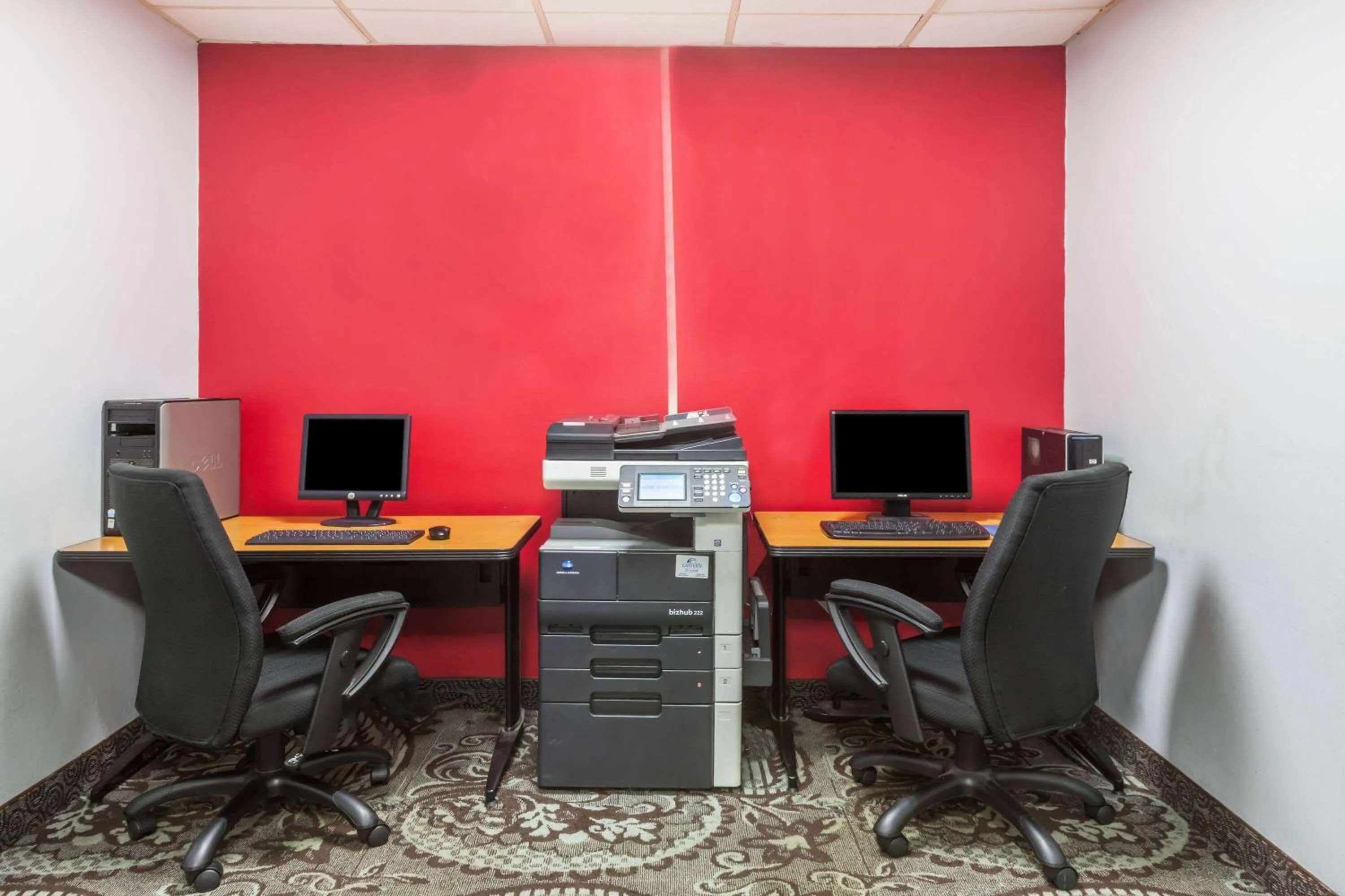 Business facilities in Albany Plaza Hotel