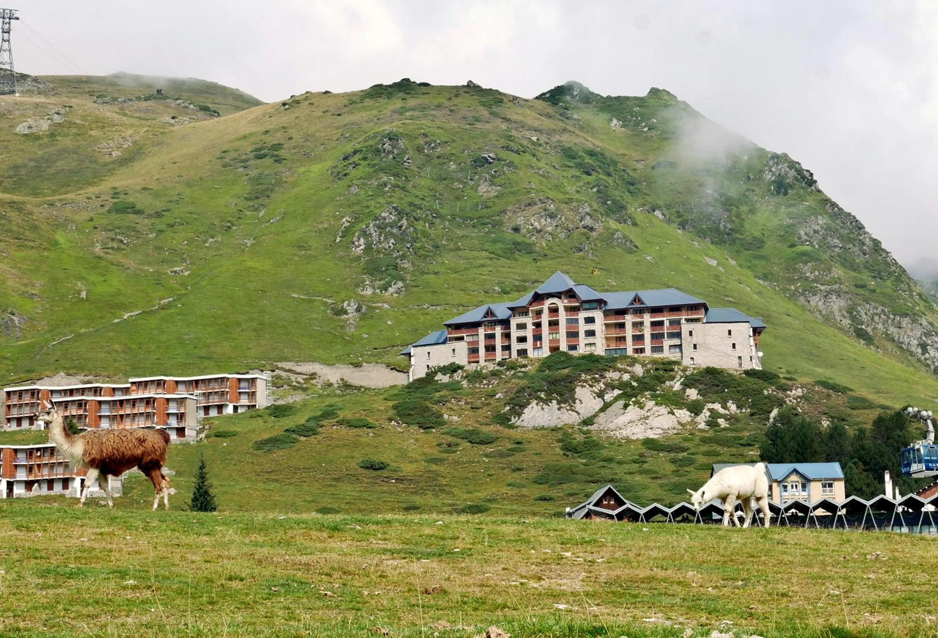 Property building in Résidence Azureva La Mongie