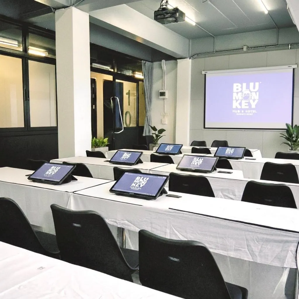 Blu Monkey Hotel Surat Thani