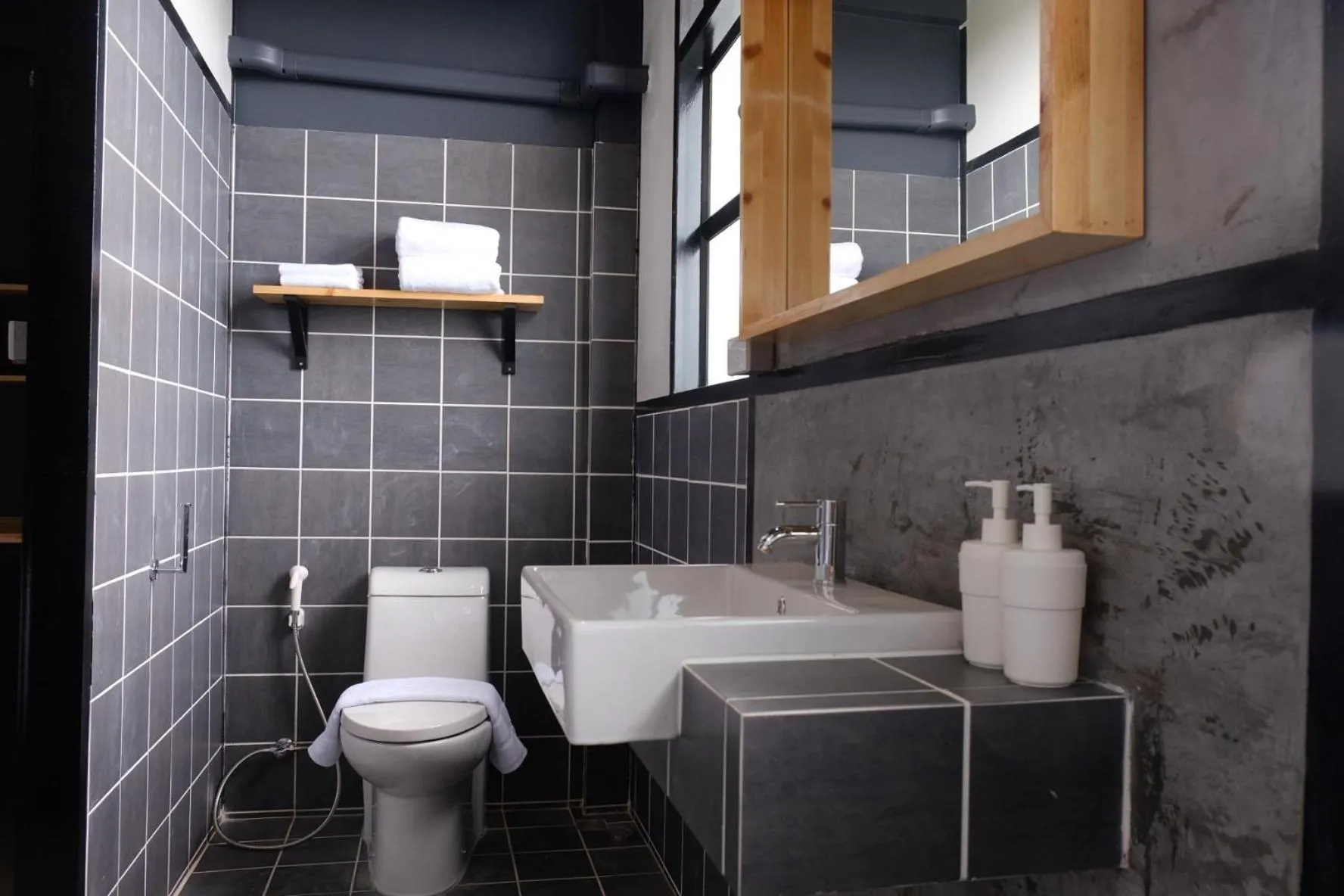 Blu Monkey Hotel Surat Thani