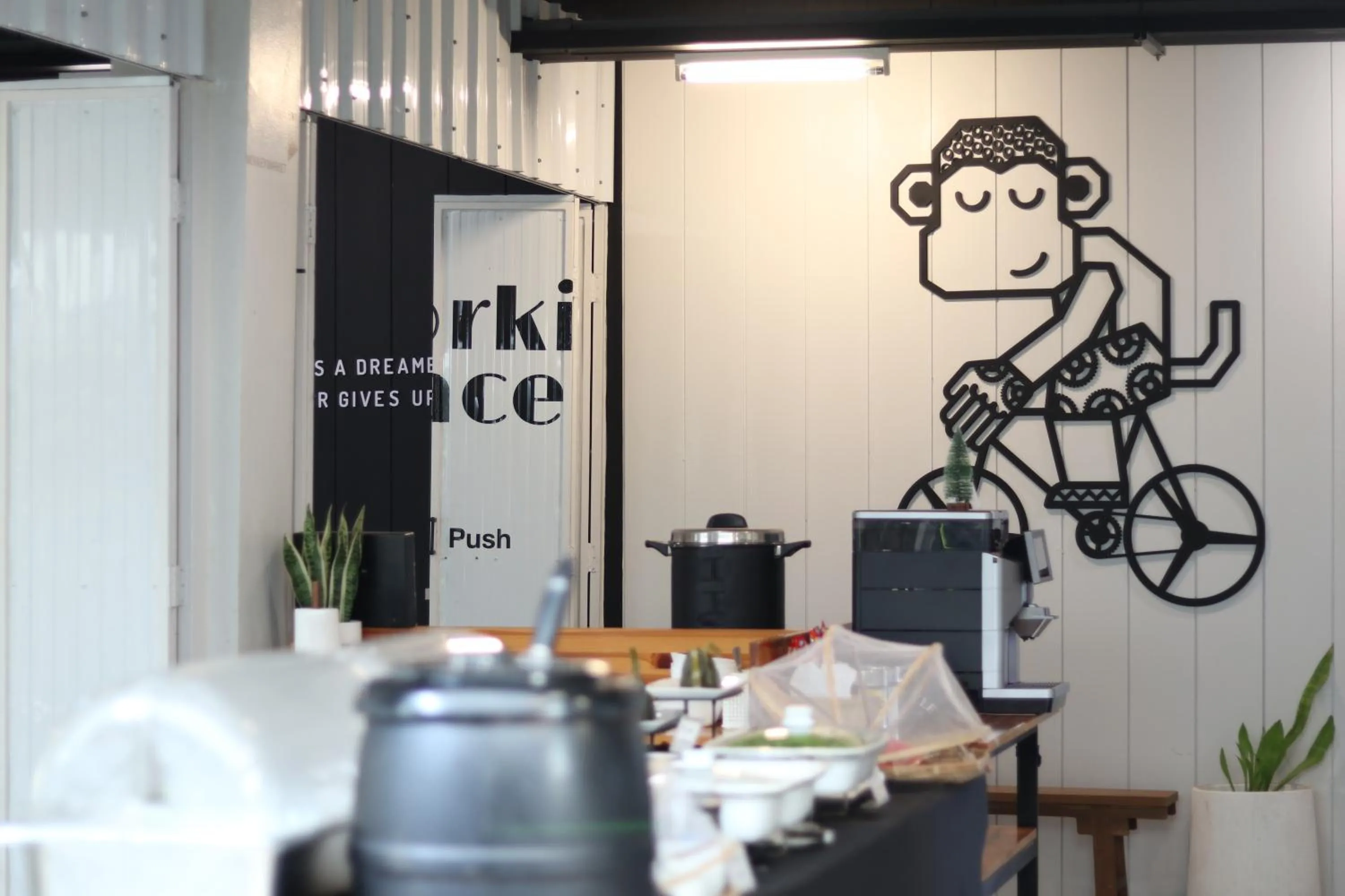 Blu Monkey Hotel Surat Thani