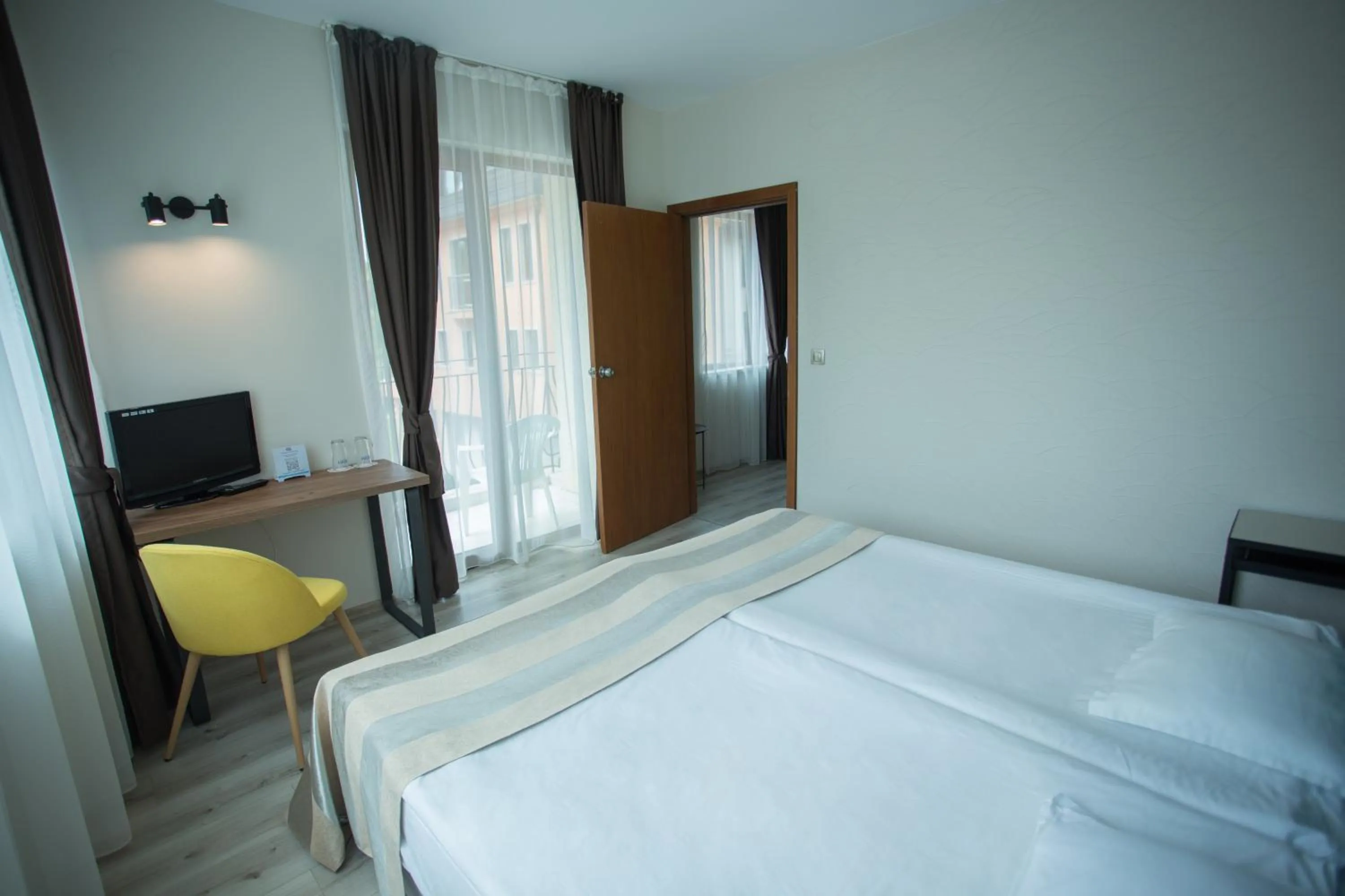 Spring, Bed in Atlant Hotel