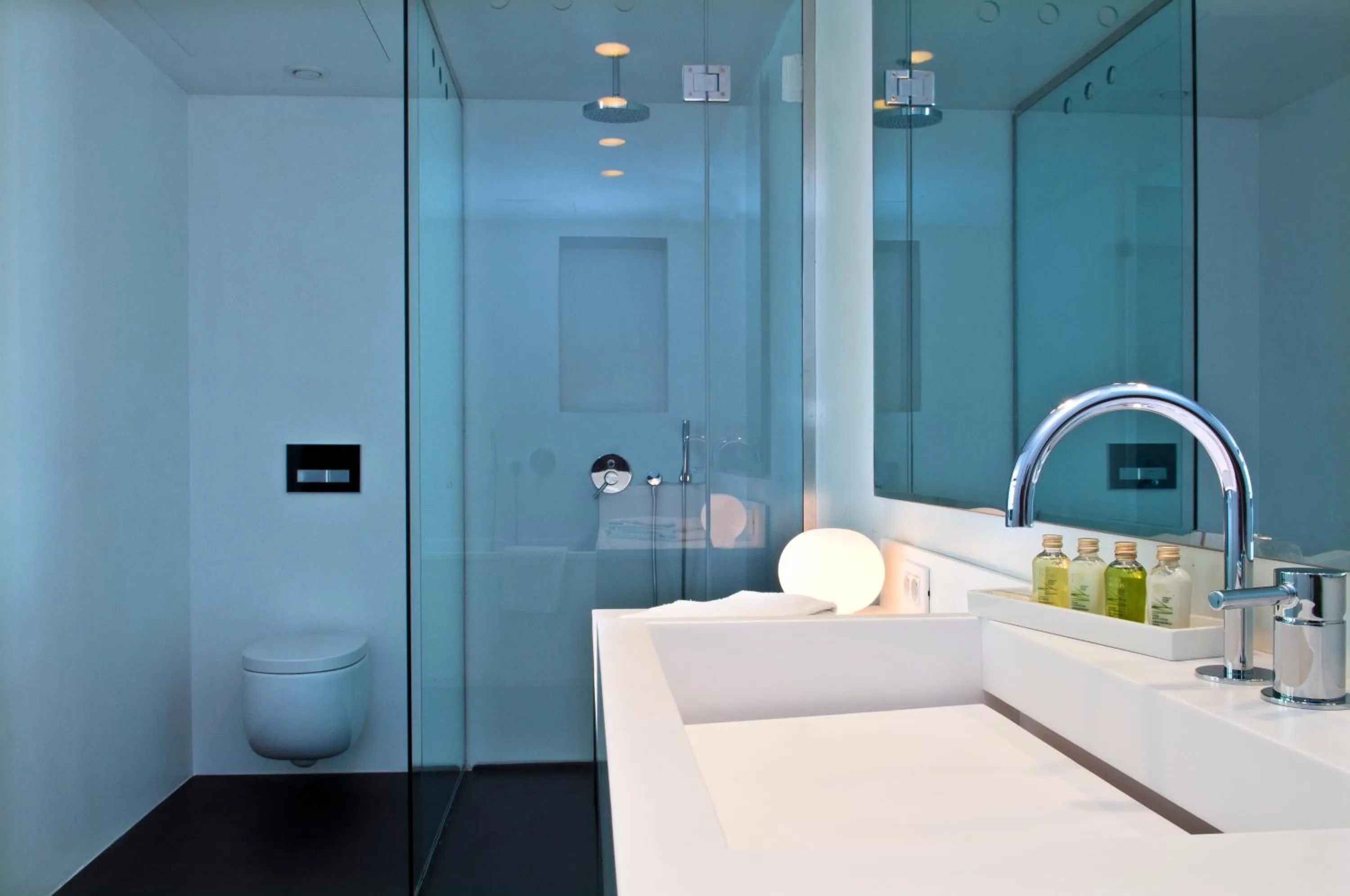 Bathroom in B-aparthotel Regent