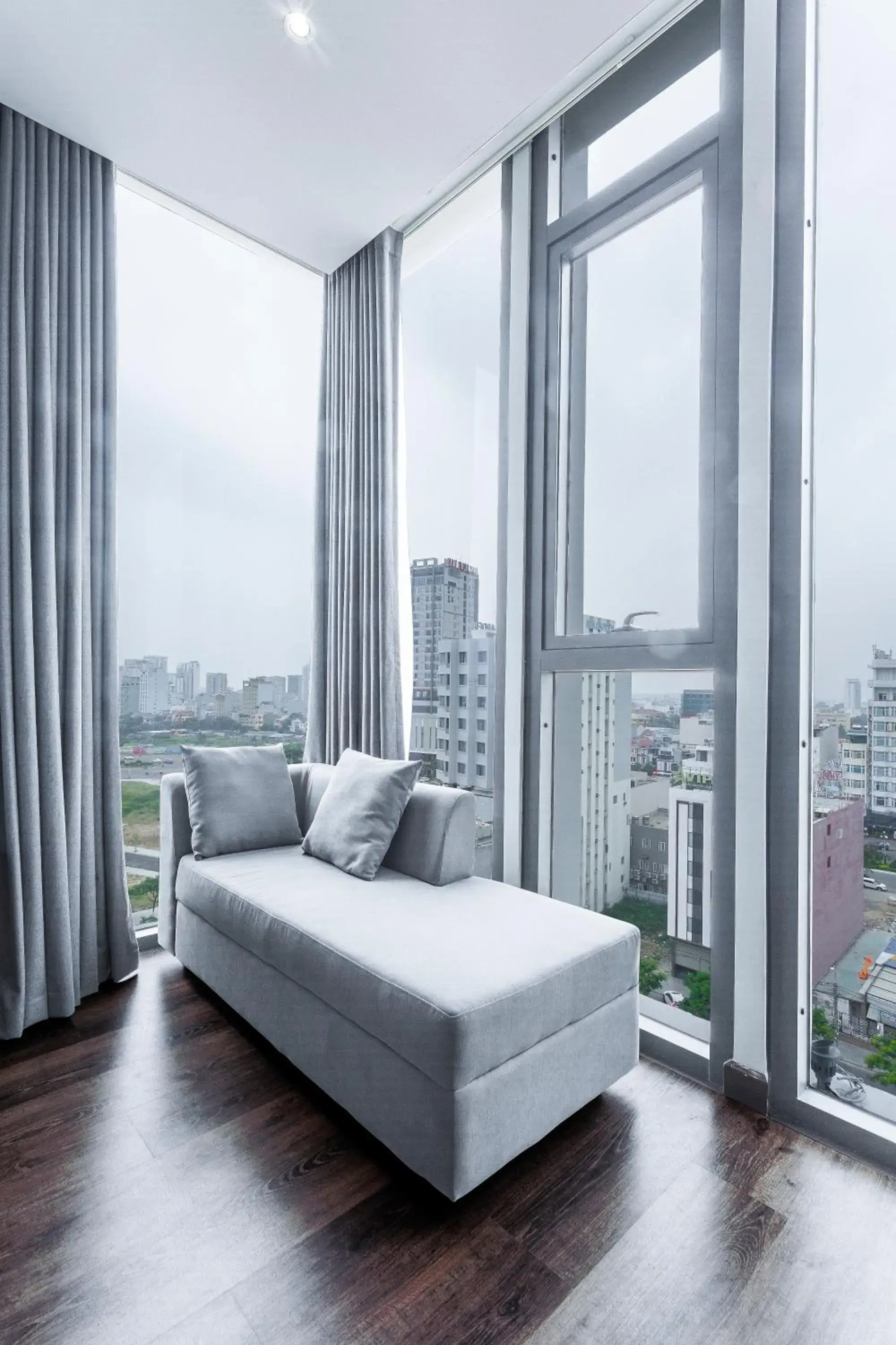 Seating area, Bed in Everland Hotel Seating area, Bed in Everland Hotel