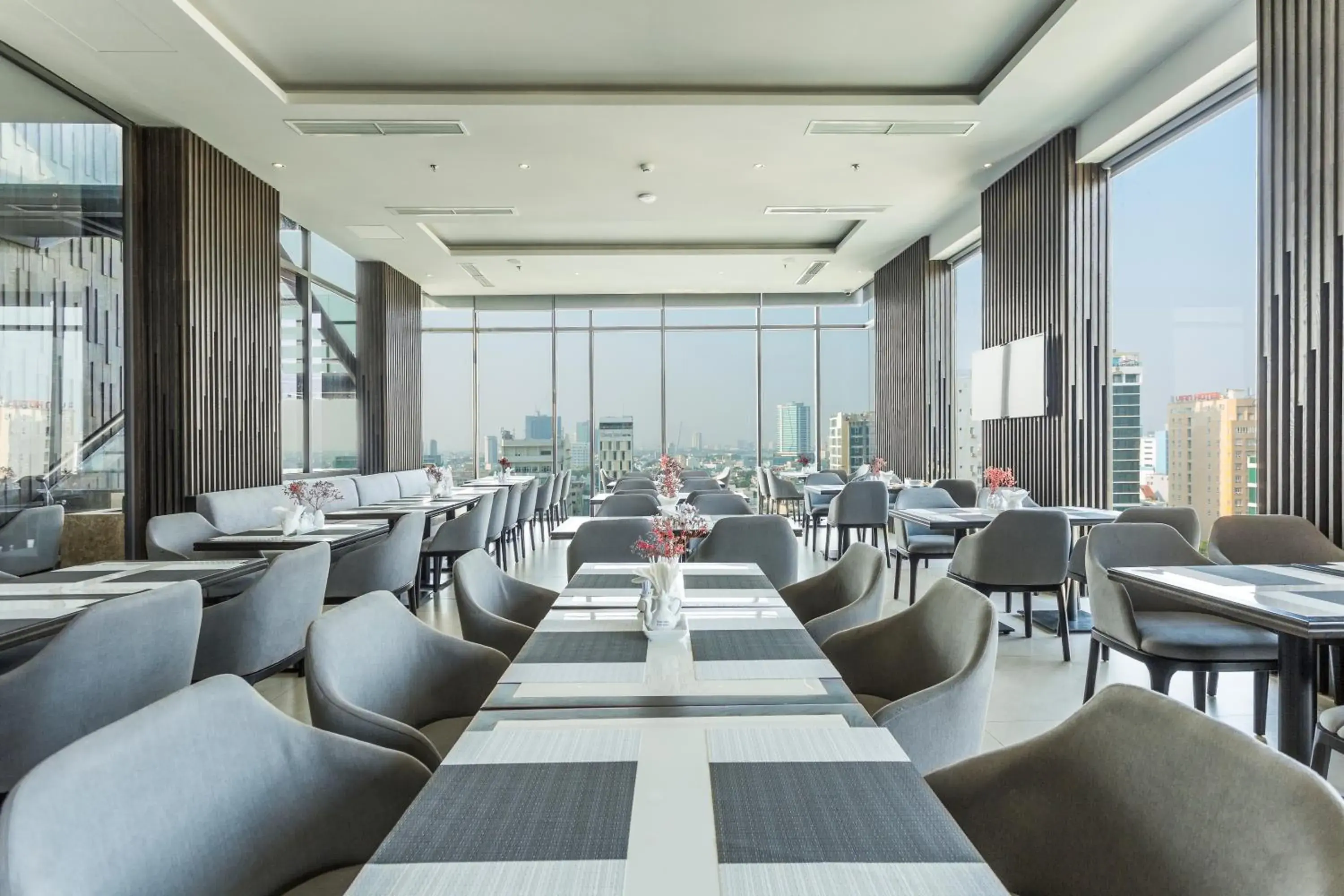 Restaurant/places to eat in Everland Hotel Restaurant/places to eat in Everland Hotel