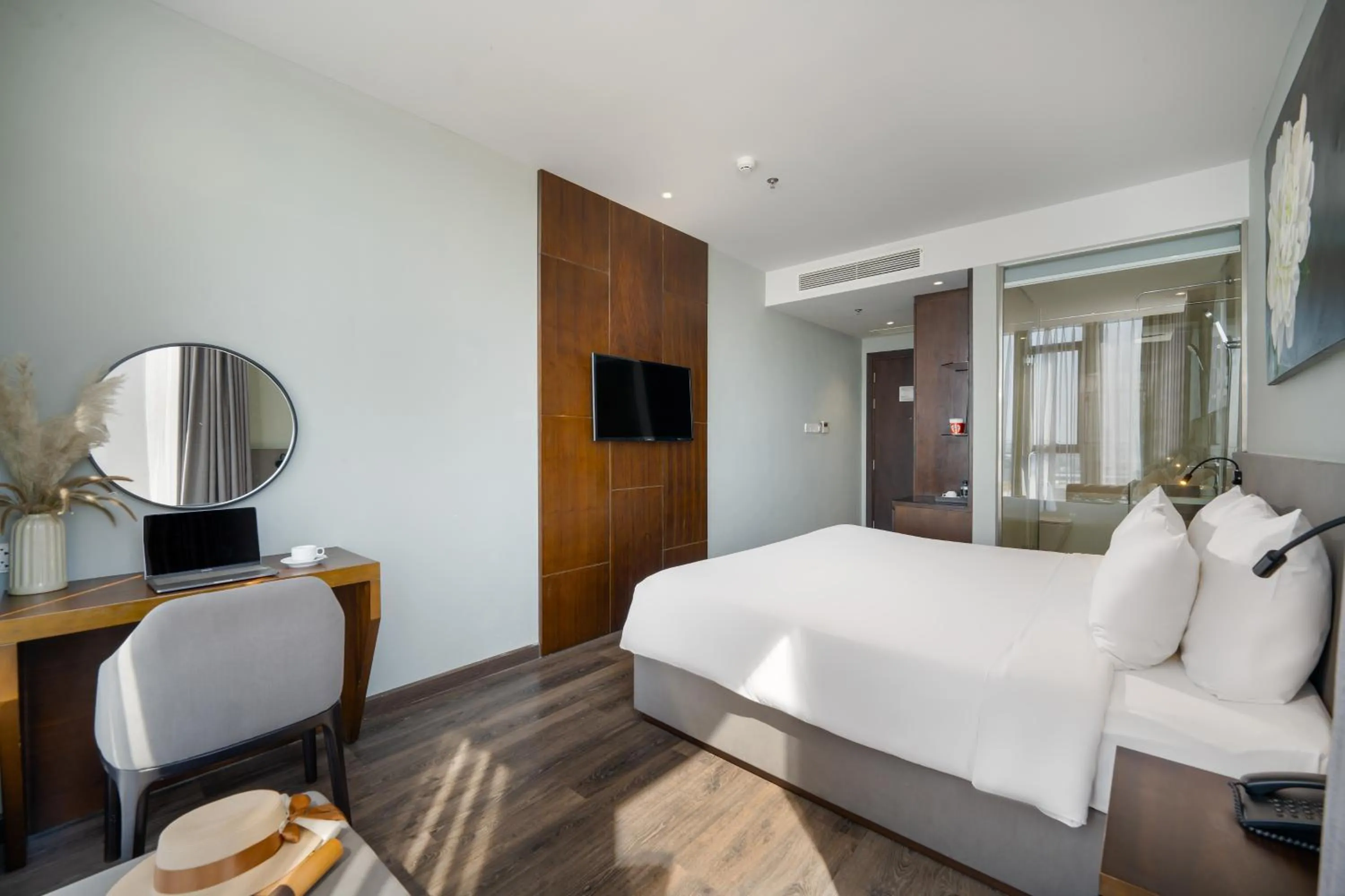 Bedroom, Bed in Everland Hotel