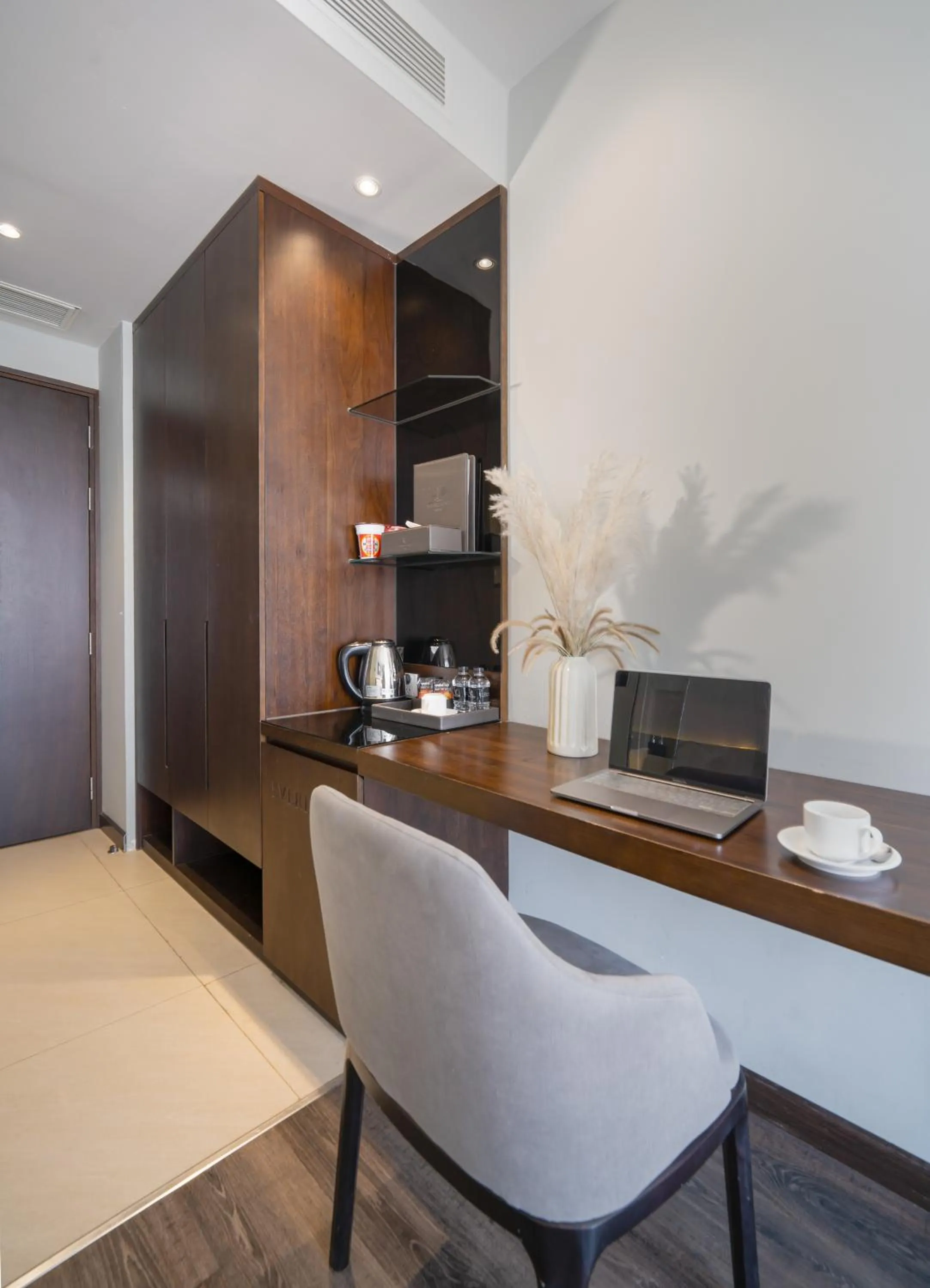 hair dresser in Everland Hotel