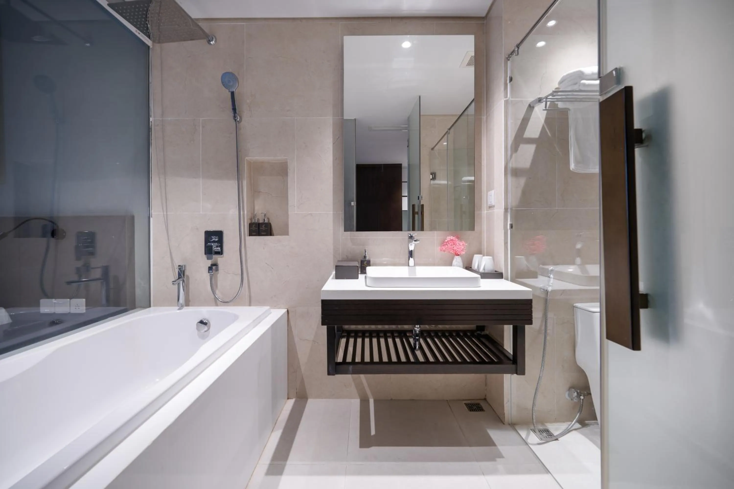 Bathroom in Everland Hotel