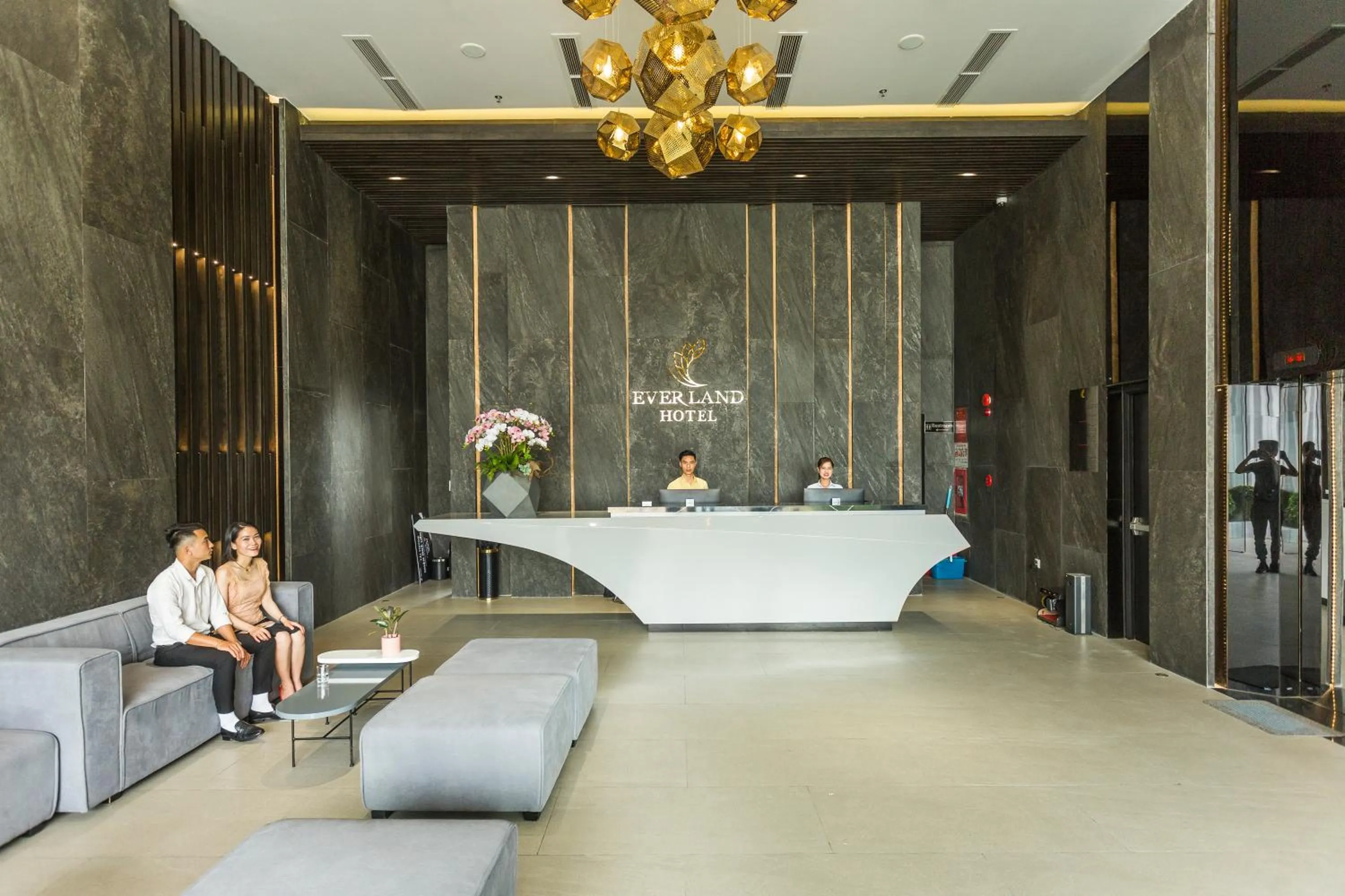 Facade/entrance in Everland Hotel