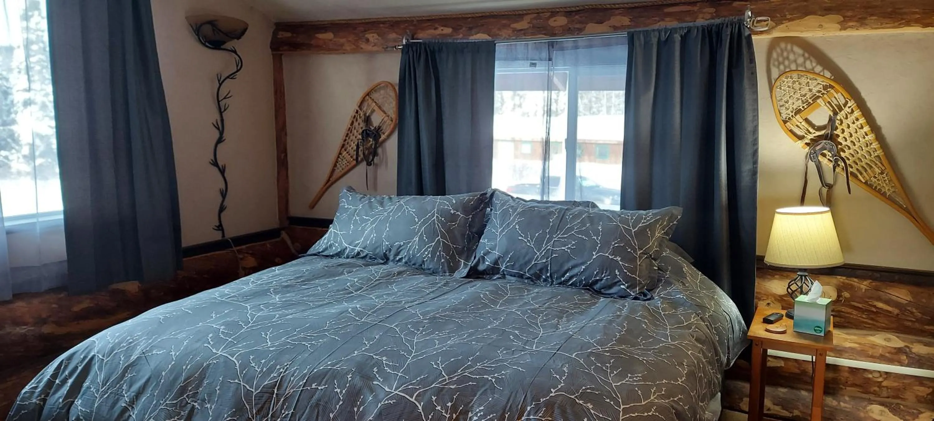 Bed in Northern Sky Lodge