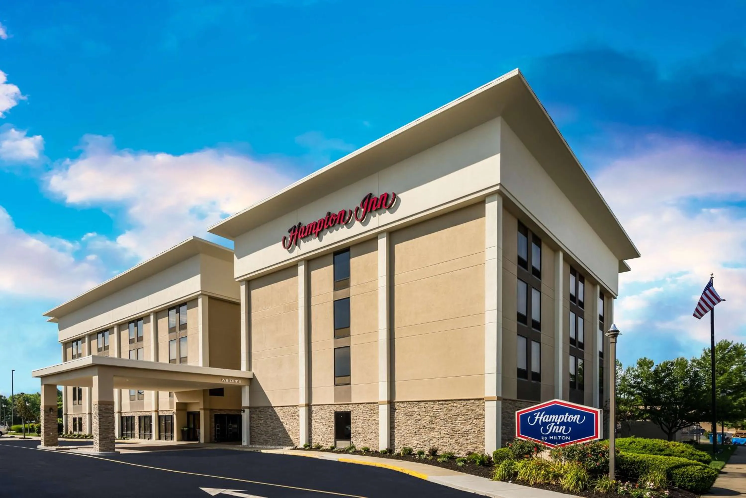Property building in Hampton Inn Dover