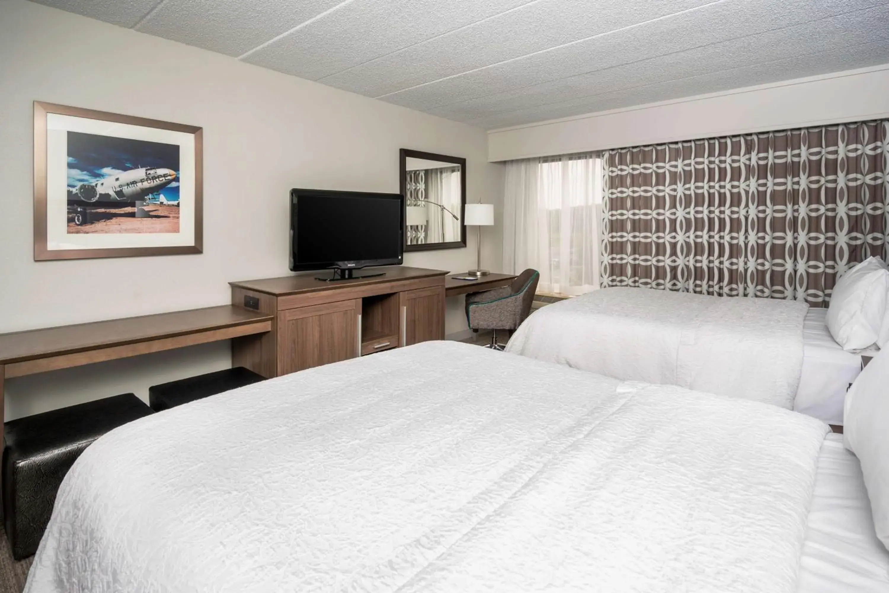 Bedroom, Bed in Hampton Inn Dover Bedroom, Bed in Hampton Inn Dover