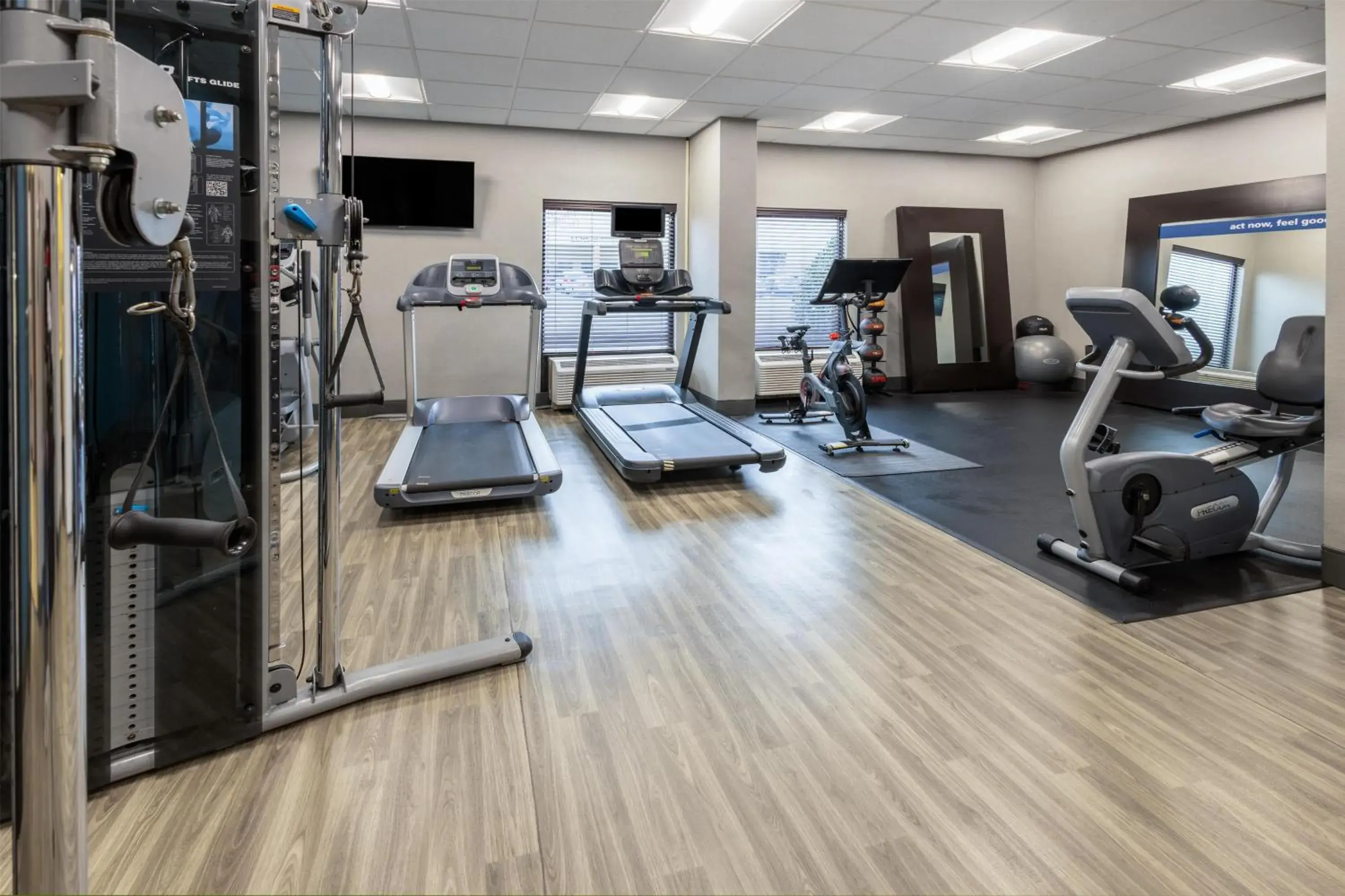 Fitness centre/facilities in Hampton Inn Dover Fitness centre/facilities in Hampton Inn Dover