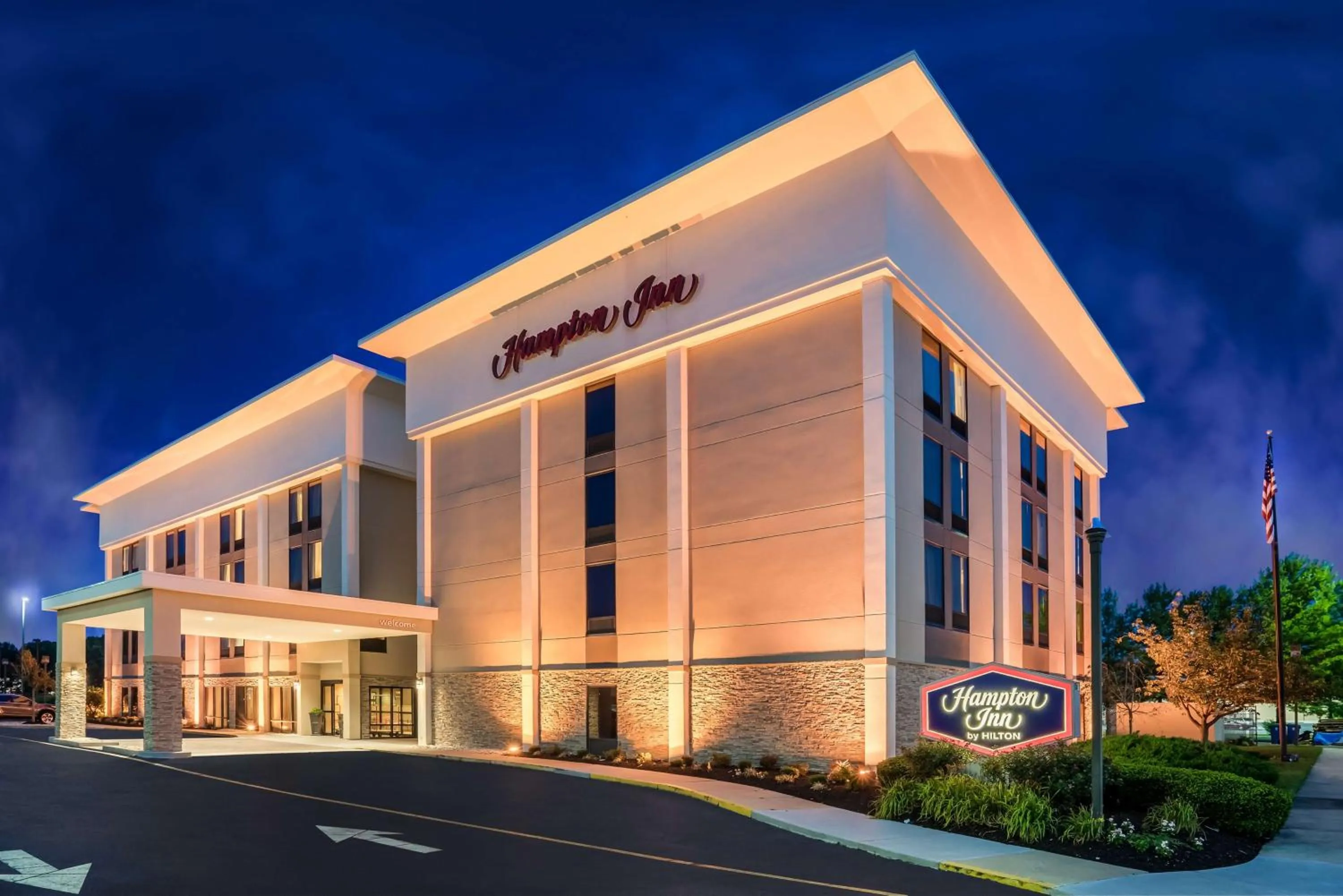 Property building in Hampton Inn Dover