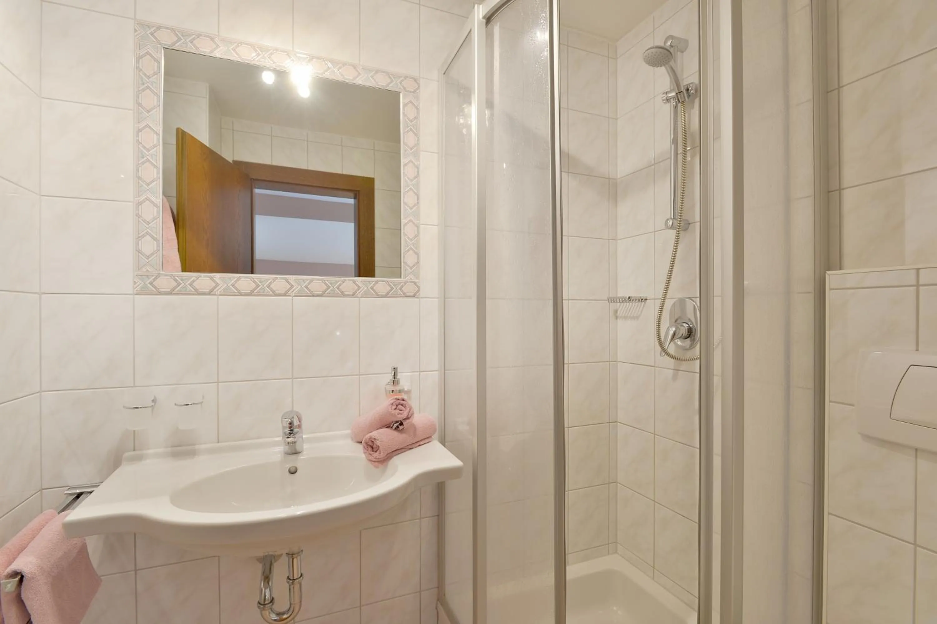 Bathroom in Gästehaus Sillaber-Gertraud Nuck