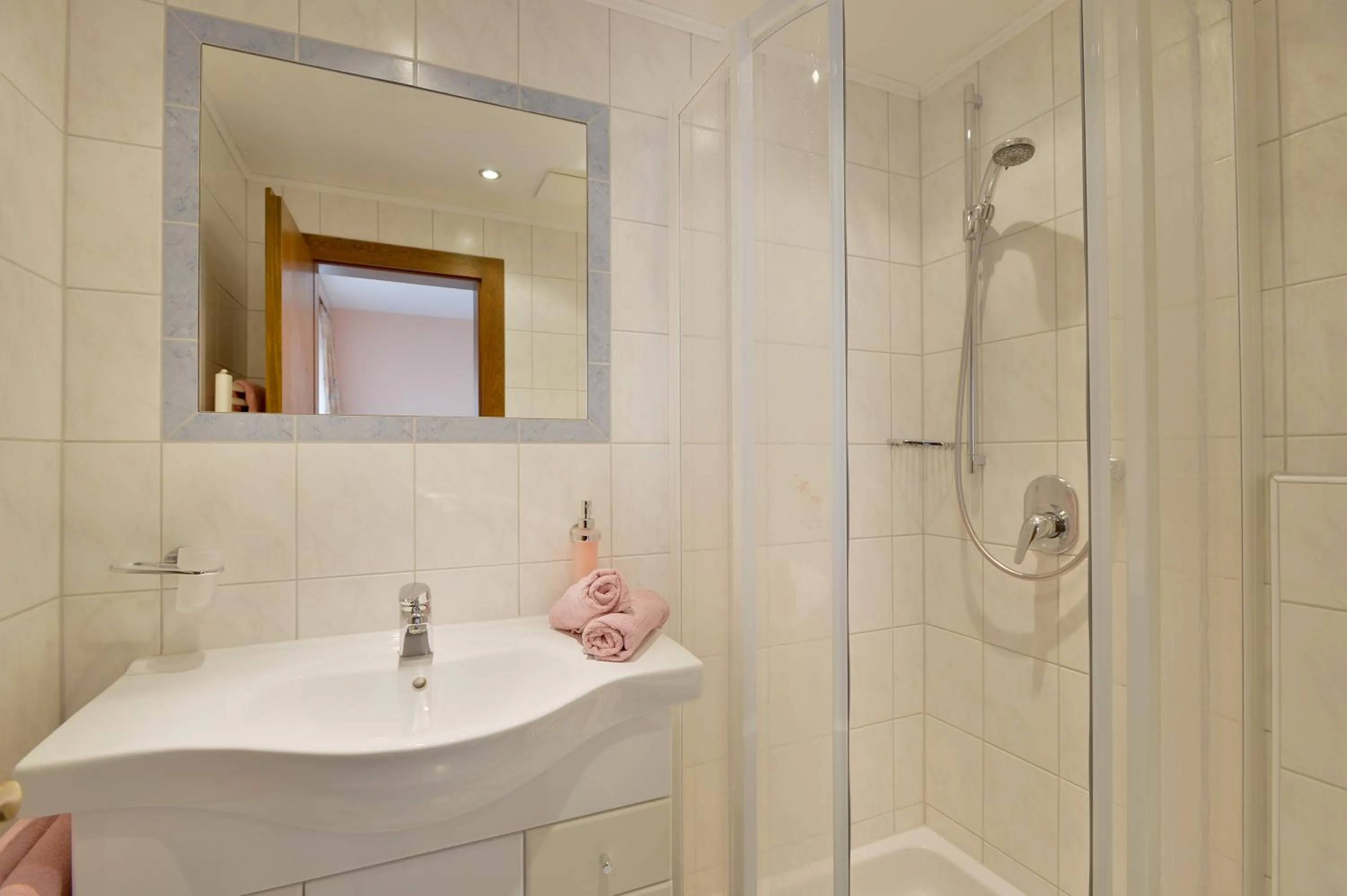 Bathroom in Gästehaus Sillaber-Gertraud Nuck