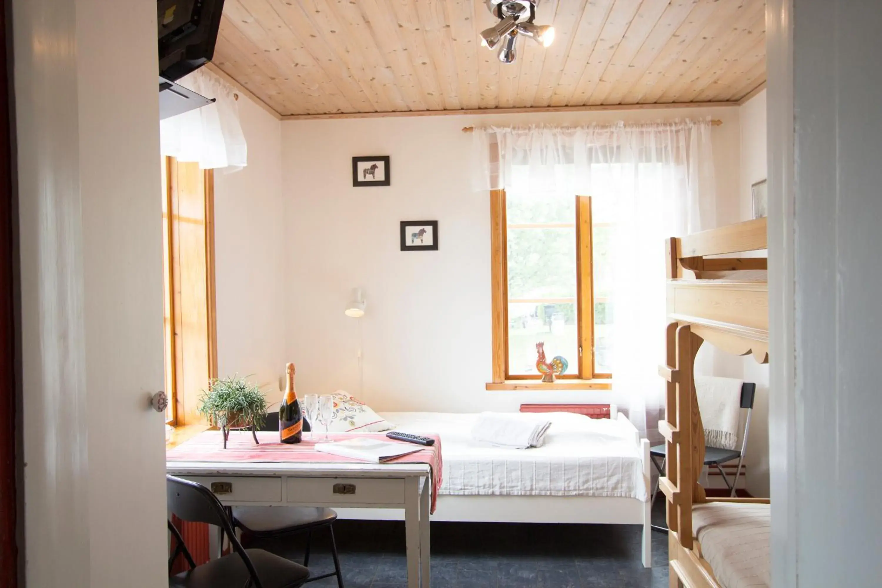 Triple Room in Prinsgården B&B rum stugor Triple Room in Prinsgården B&B rum stugor