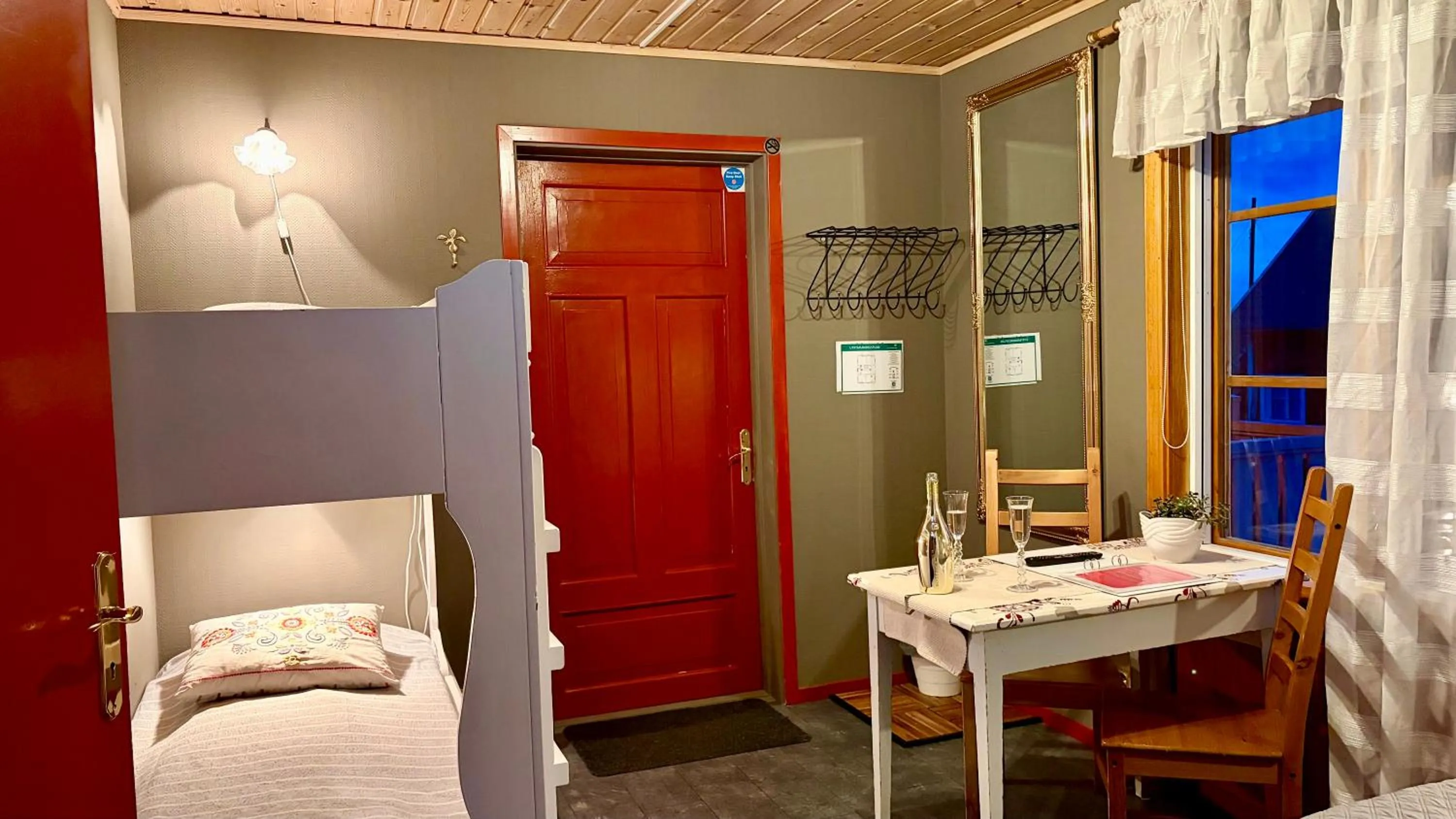 Bed in Prinsgården B&B rum stugor