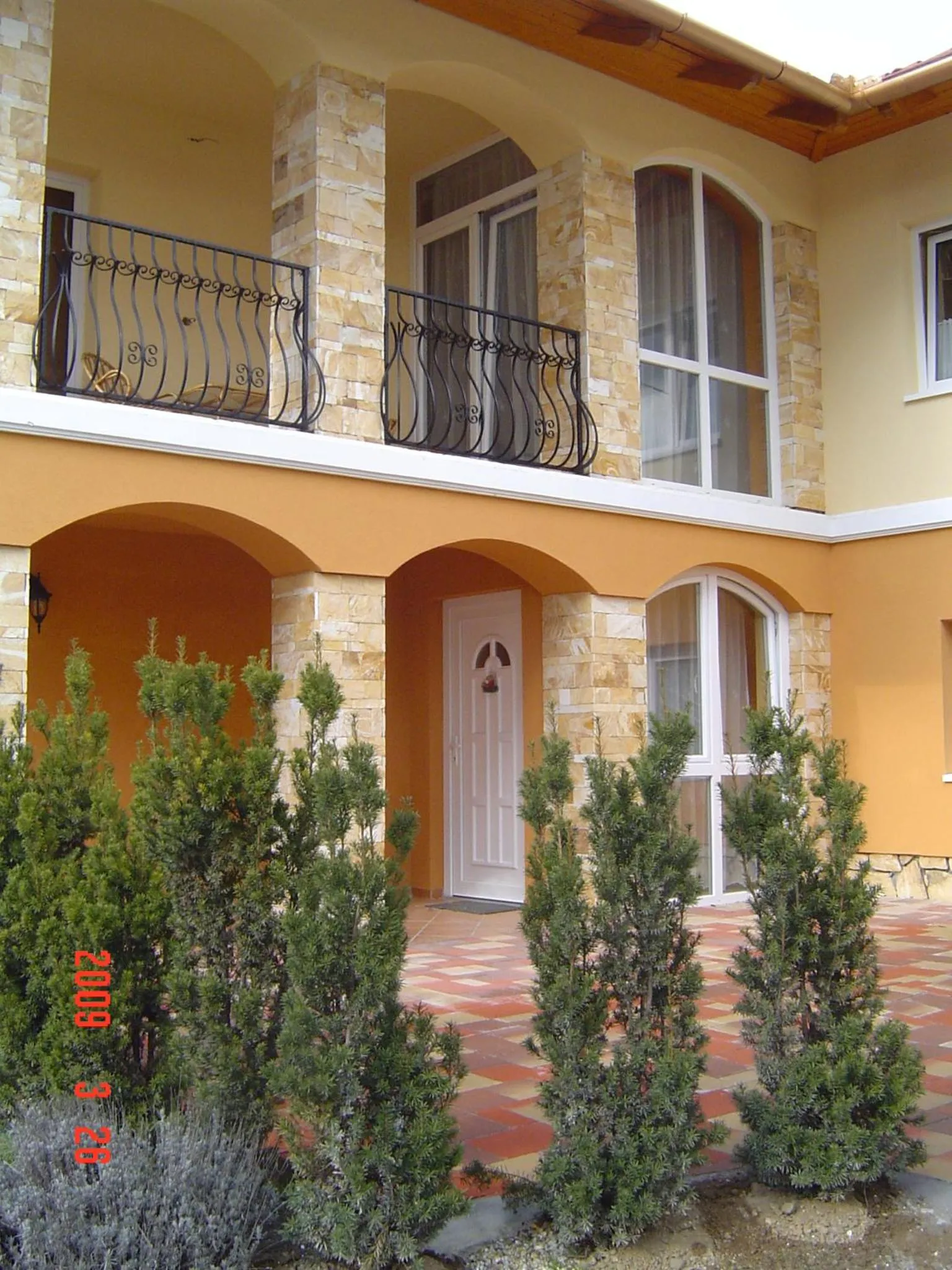 Facade/entrance in Janus Apartman