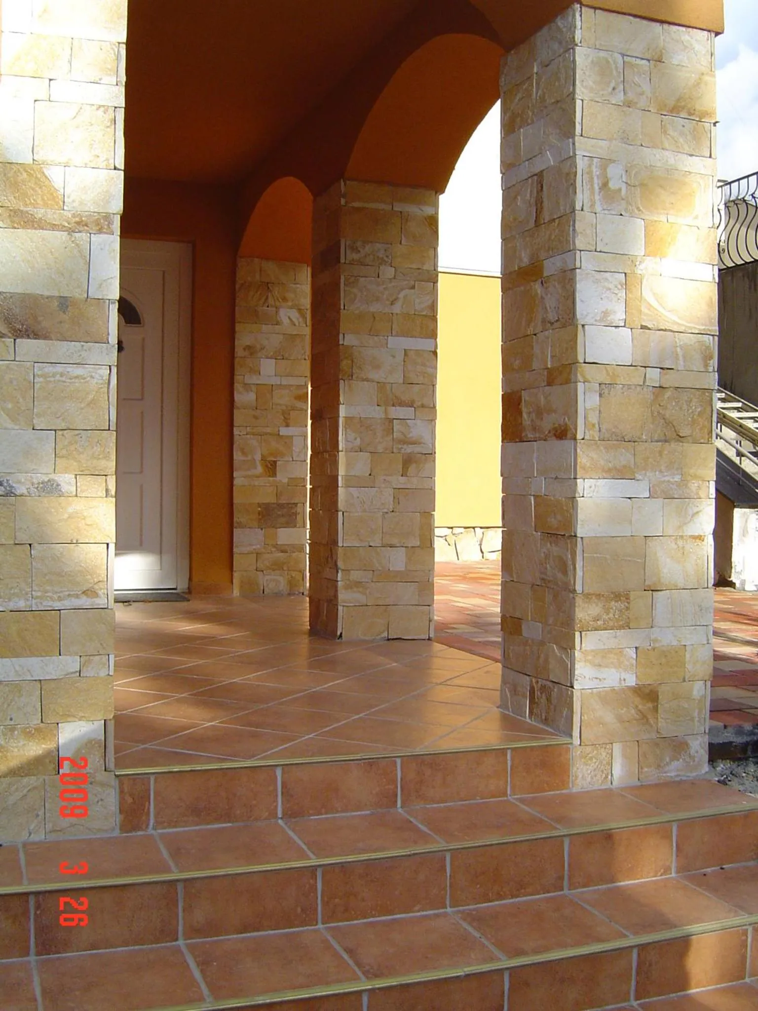 Facade/entrance in Janus Apartman