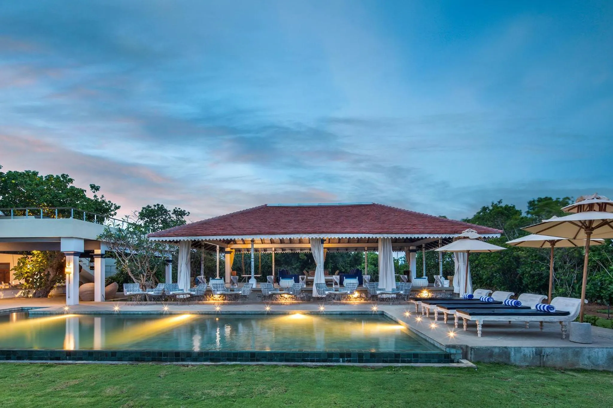 Restaurant/places to eat in Ravana Garden