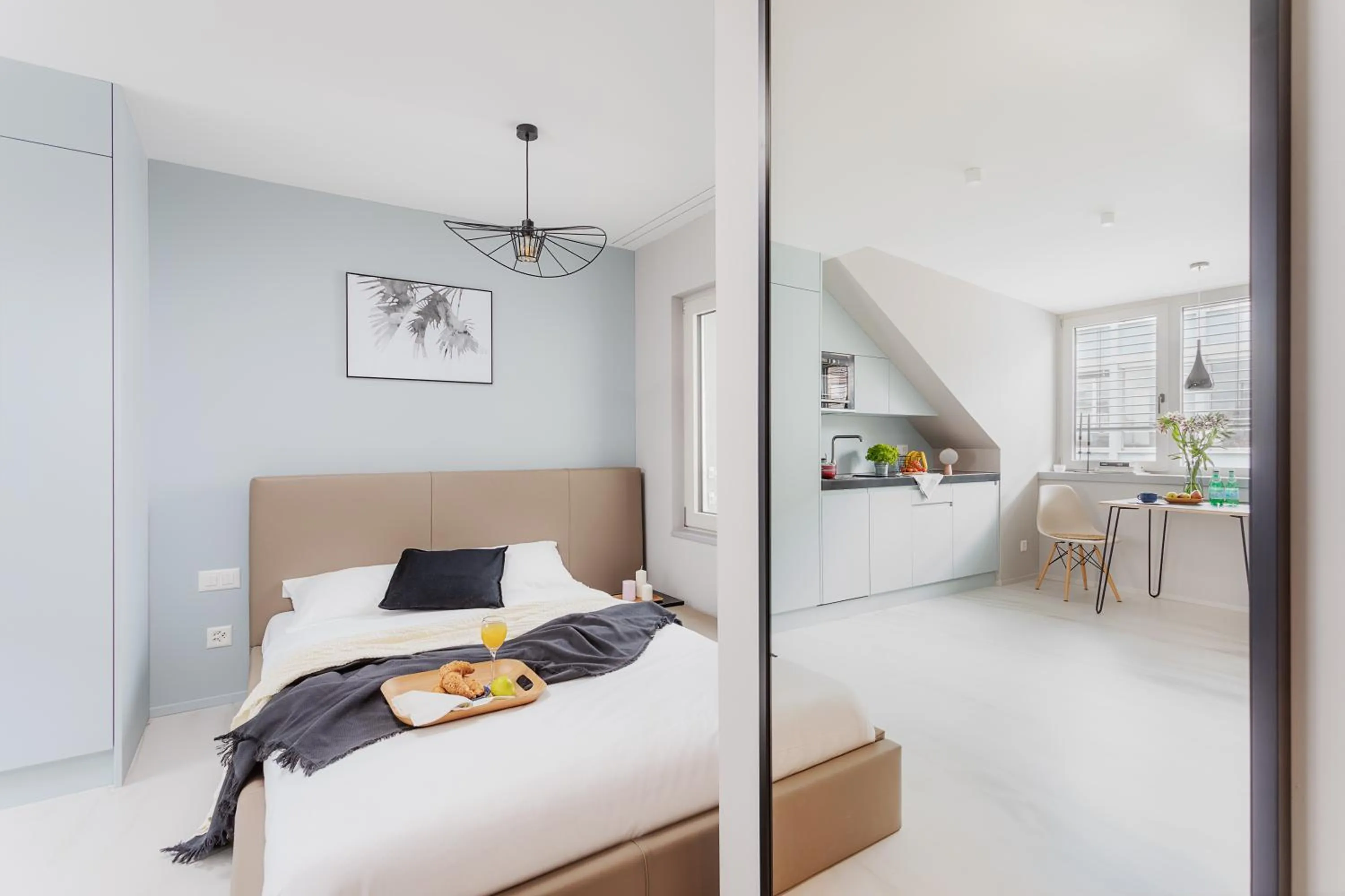 Photo of the whole room, Bed in VISIONAPARTMENTS Zweierstrasse - contactless check-in