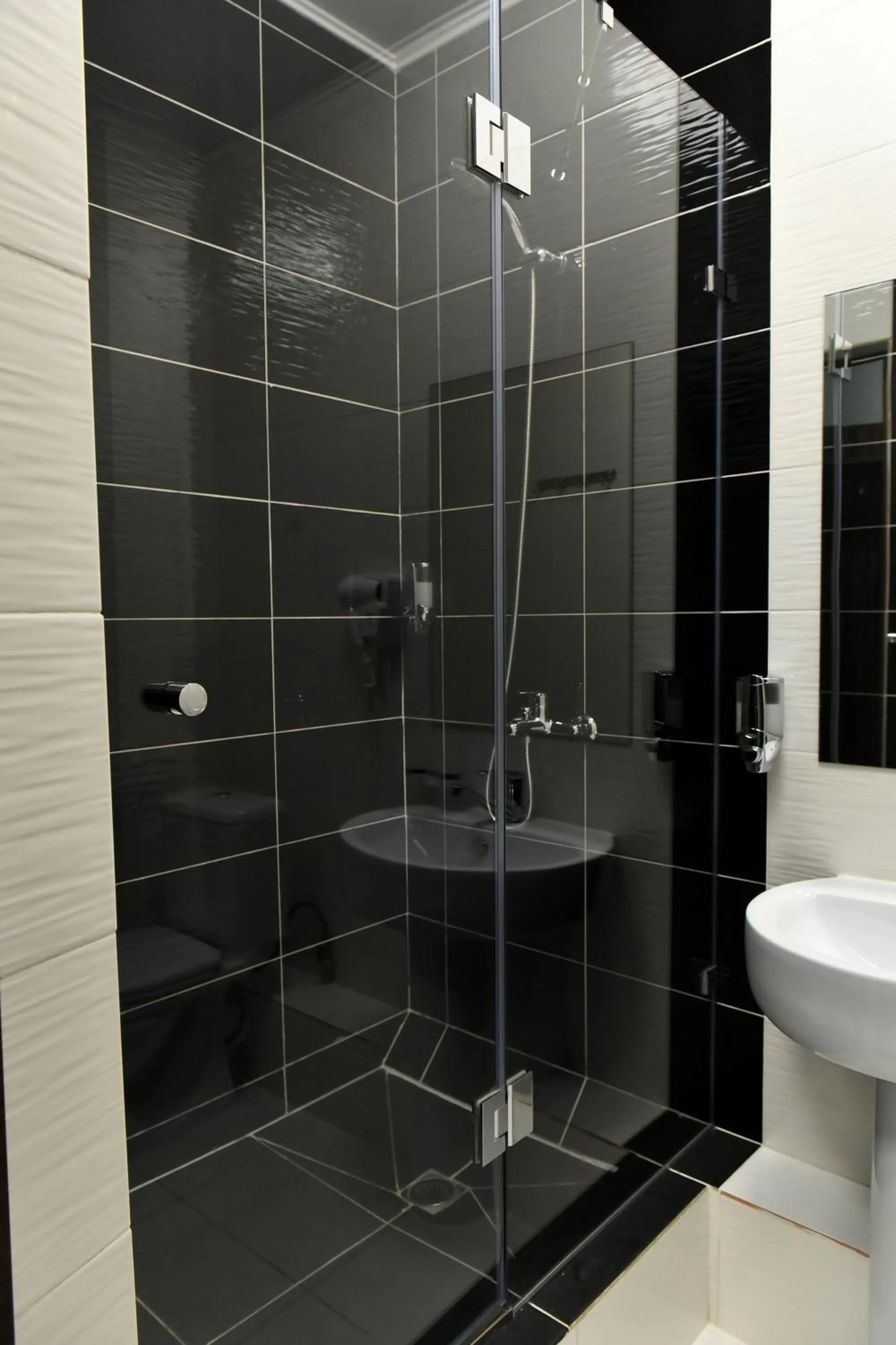 Shower in Premier Inn Astana