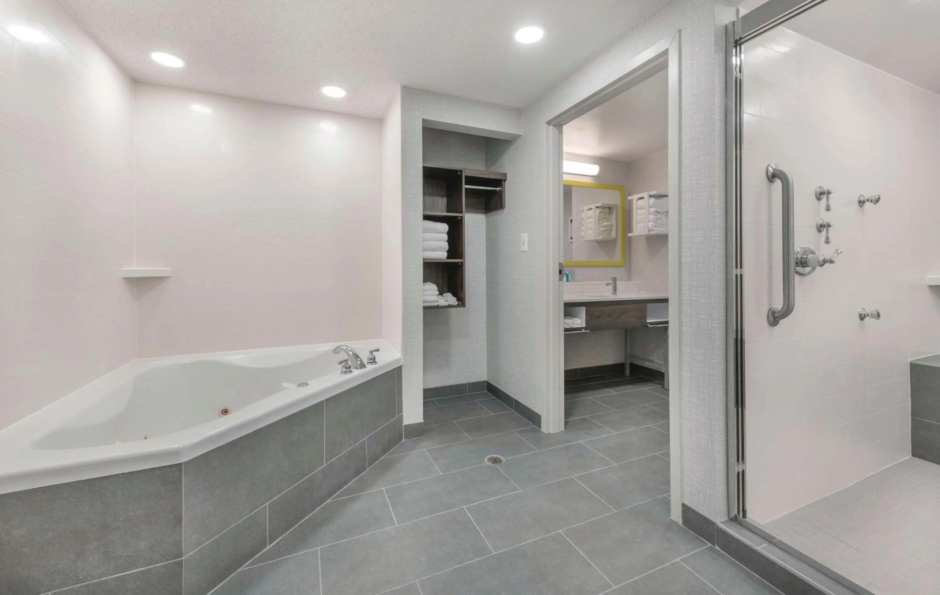 Bathroom in Hampton Inn & Suites Burlington