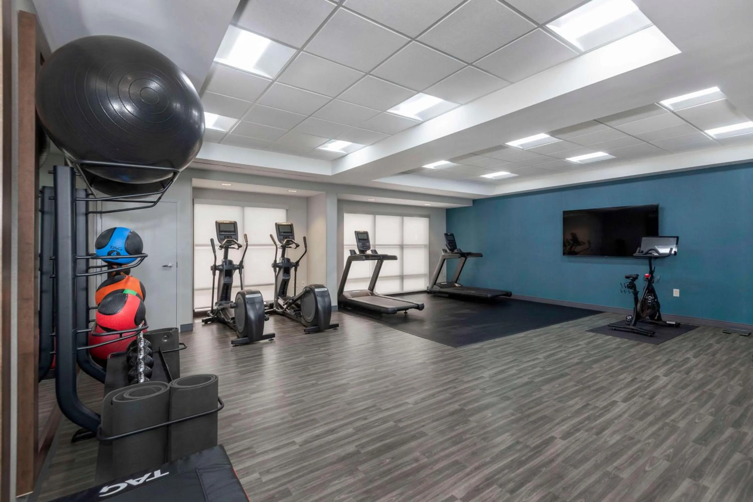 Fitness centre/facilities in Hampton Inn & Suites Burlington